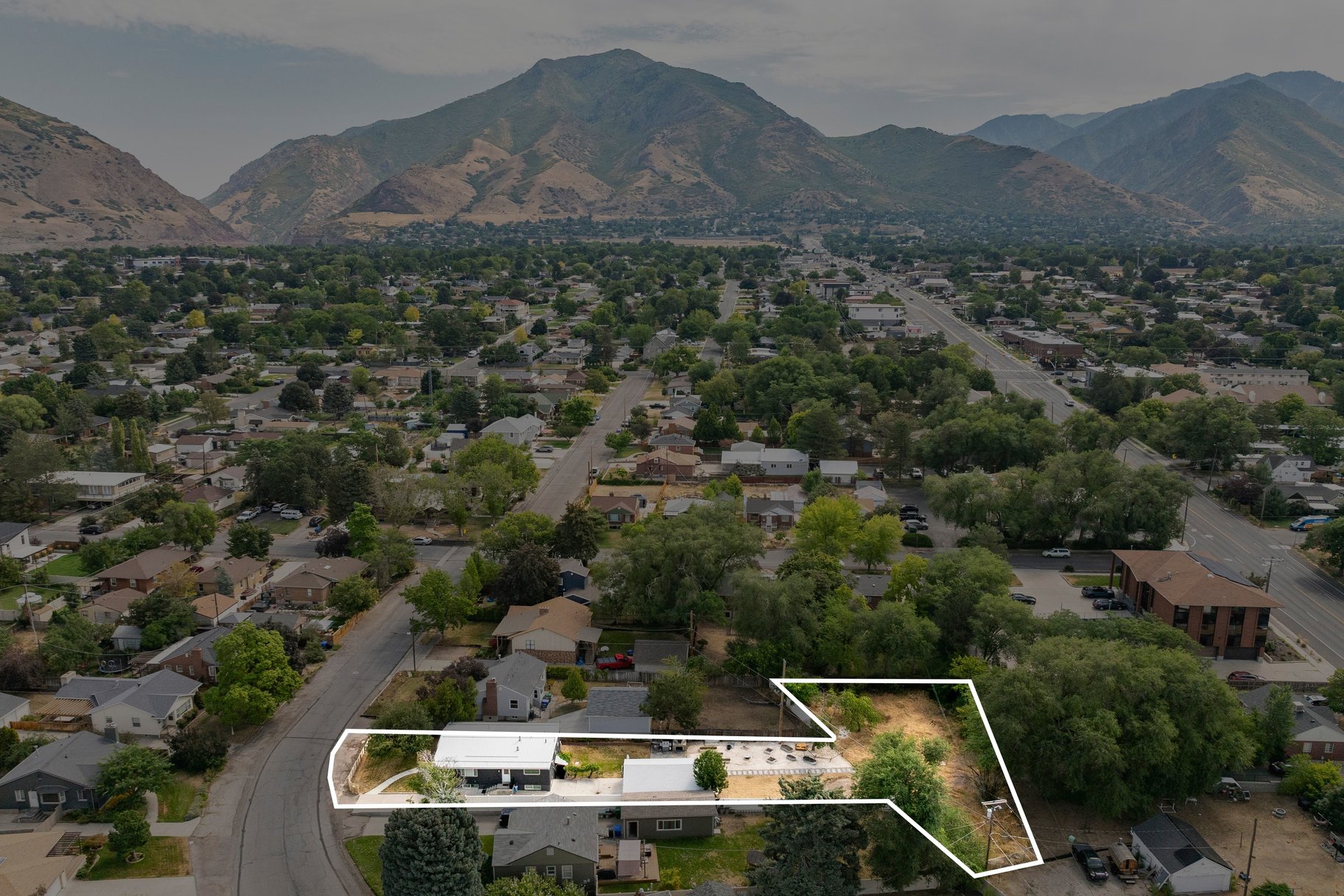  Updated Millcreek Home with Space to Make It Your Own - 物件實景