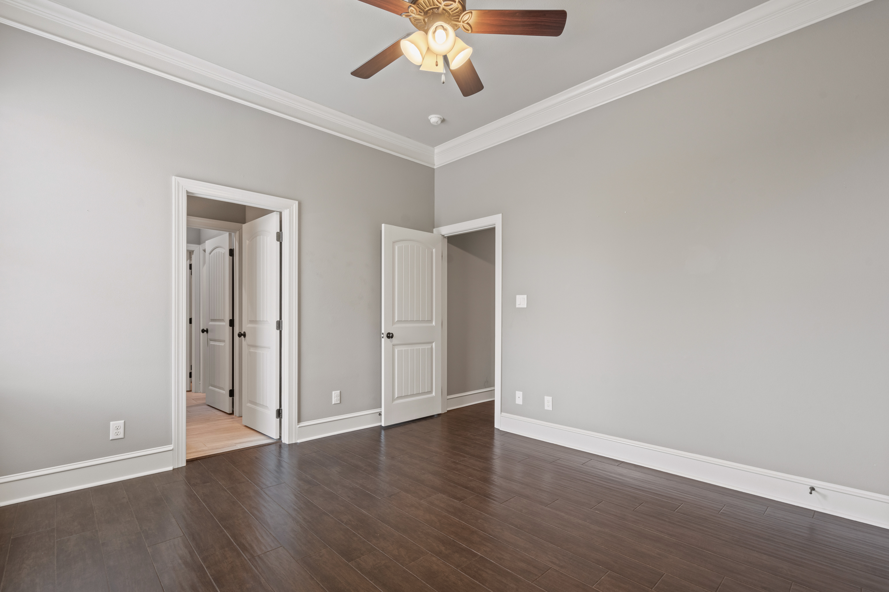 Hot Springs, Arkansas, 71901, United States, 4 Bedrooms Bedrooms, ,4 BathroomsBathrooms,Residential,For Sale,1760165