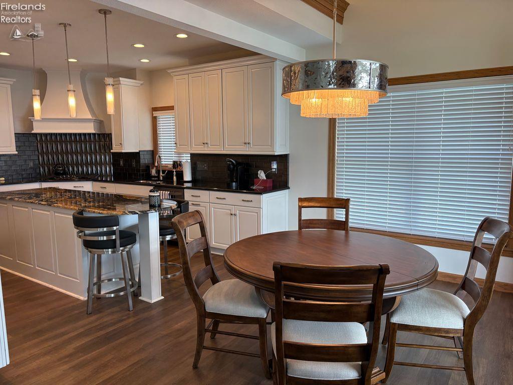 Port Clinton, Ohio, 43452, United States, 3 Bedrooms Bedrooms, ,3 BathroomsBathrooms,Residential,For Sale,1975522