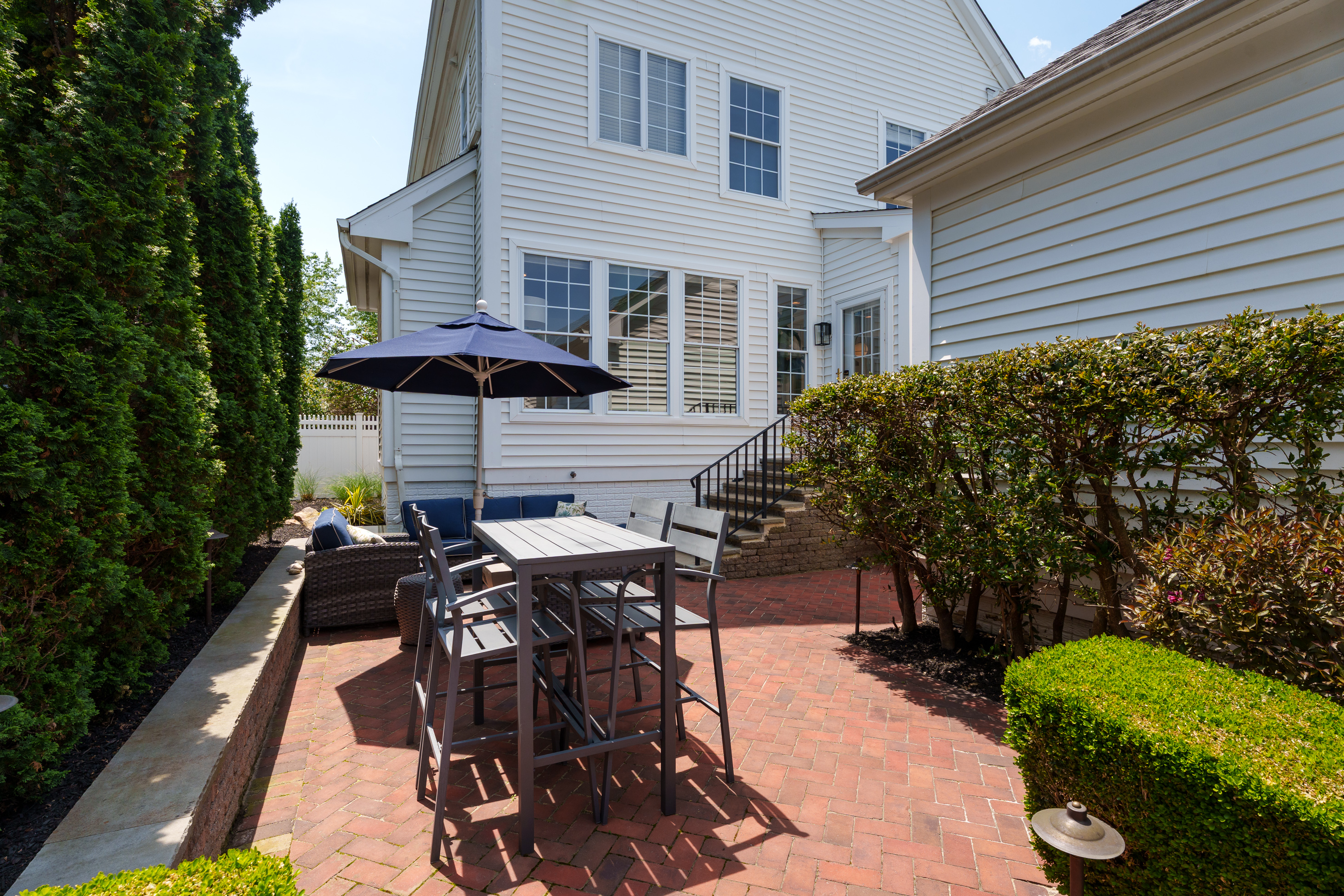  Turn-Key Town Center Home on a Picture-Perfect Lot - 物件實景