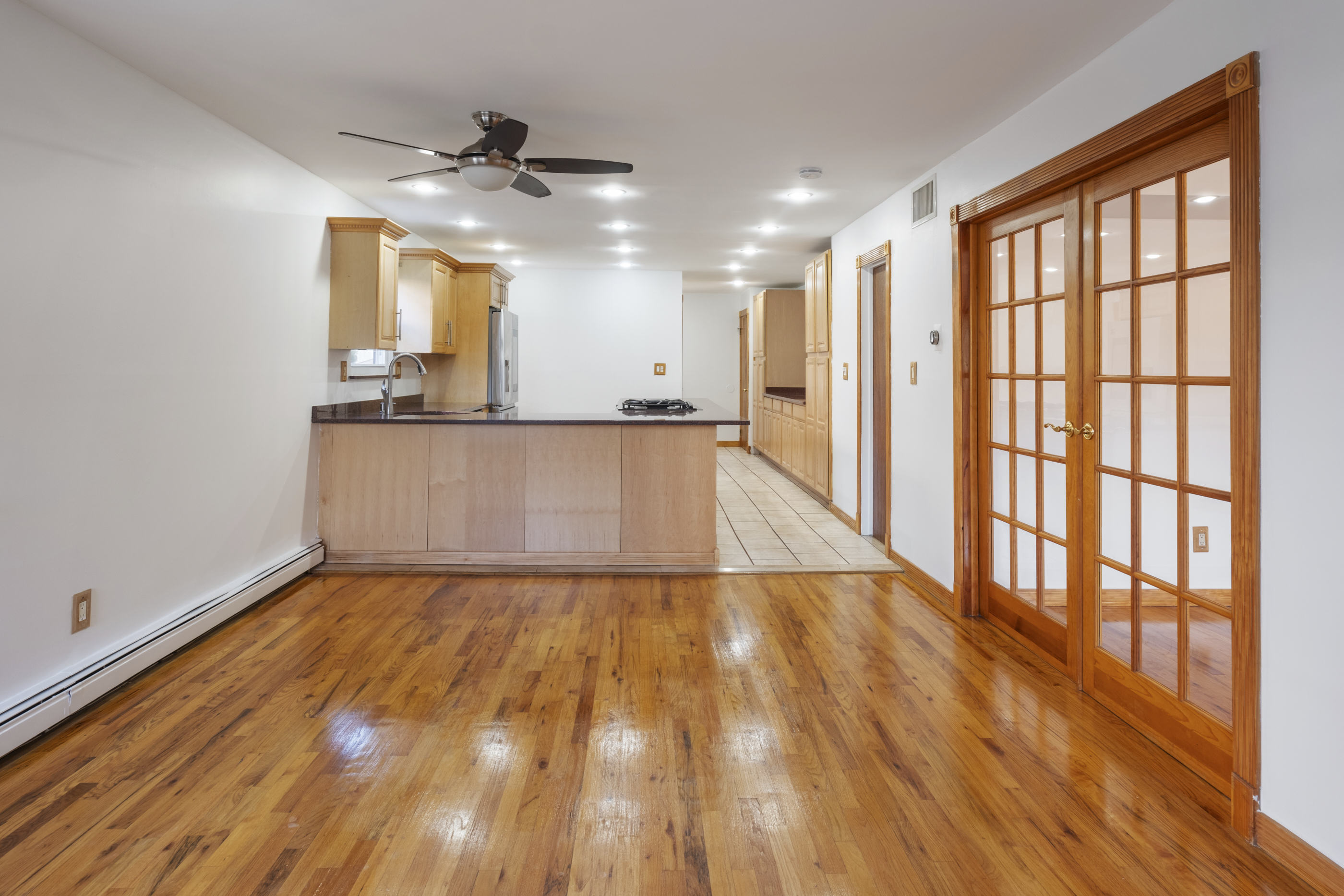 Floral Park, New York, 11001, United States, 5 Bedrooms Bedrooms, ,4 BathroomsBathrooms,Residential,For Sale,1980270