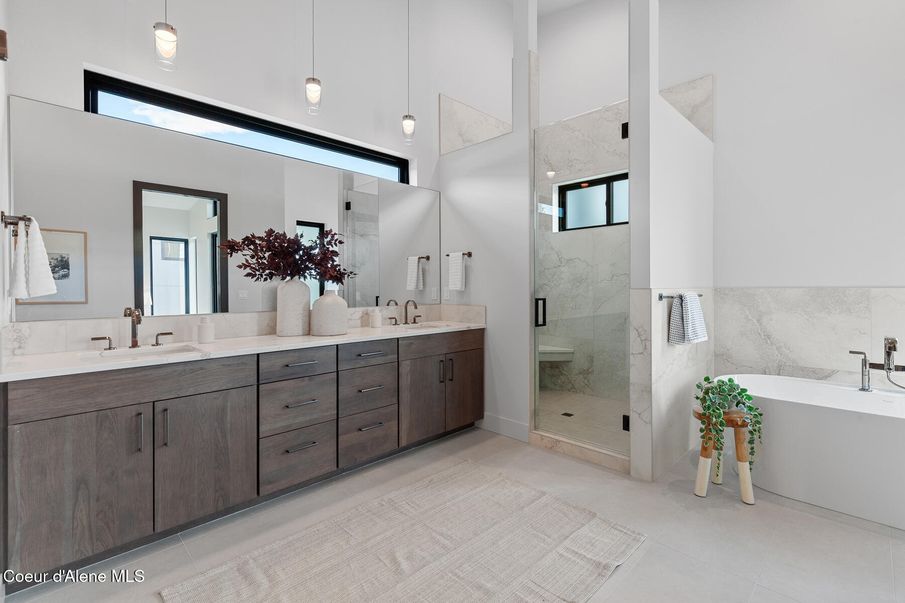 Coeur d'Alene, Idaho, 83814, United States, 3 Bedrooms Bedrooms, ,4 BathroomsBathrooms,Residential,For Sale,2005141