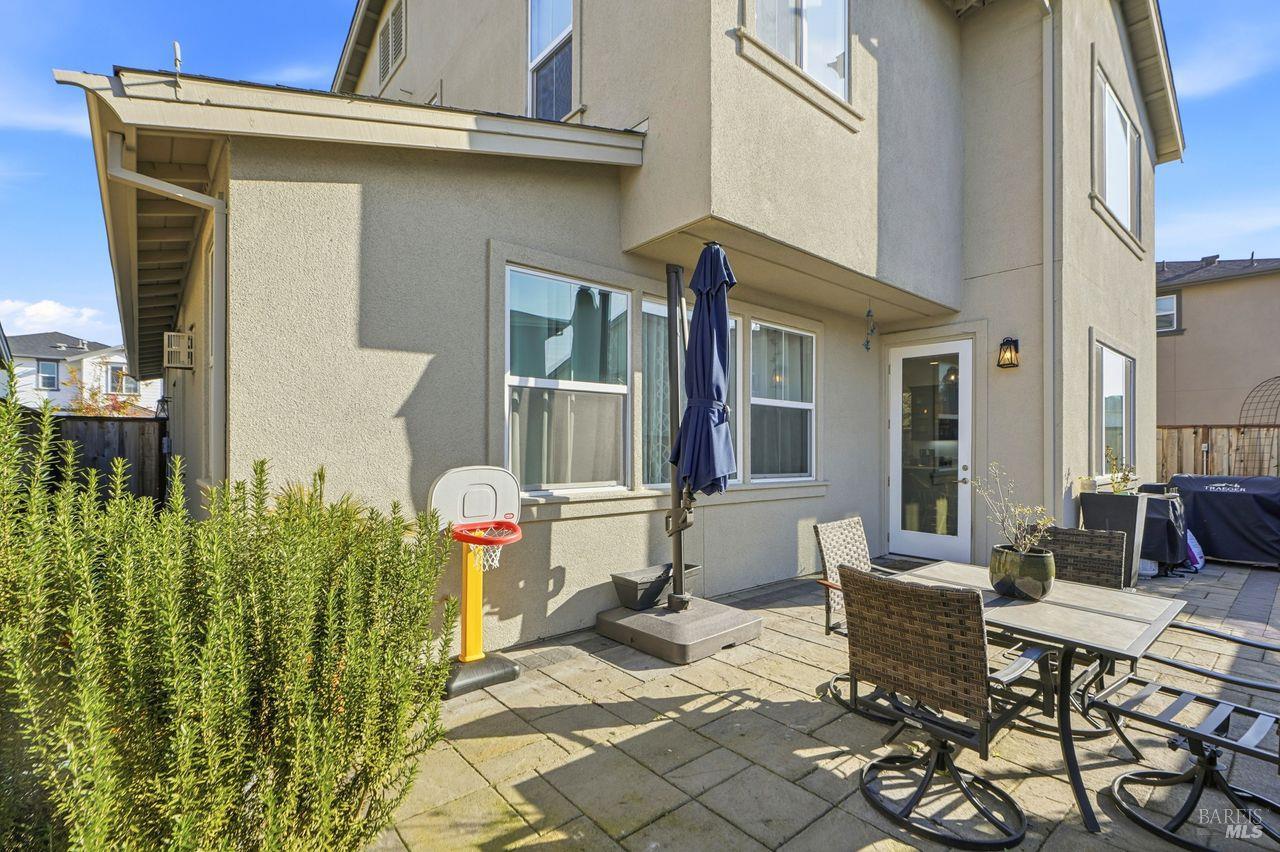 Santa Rosa, California, 95403, United States, 3 Bedrooms Bedrooms, ,3 BathroomsBathrooms,Residential,For Sale,1999891