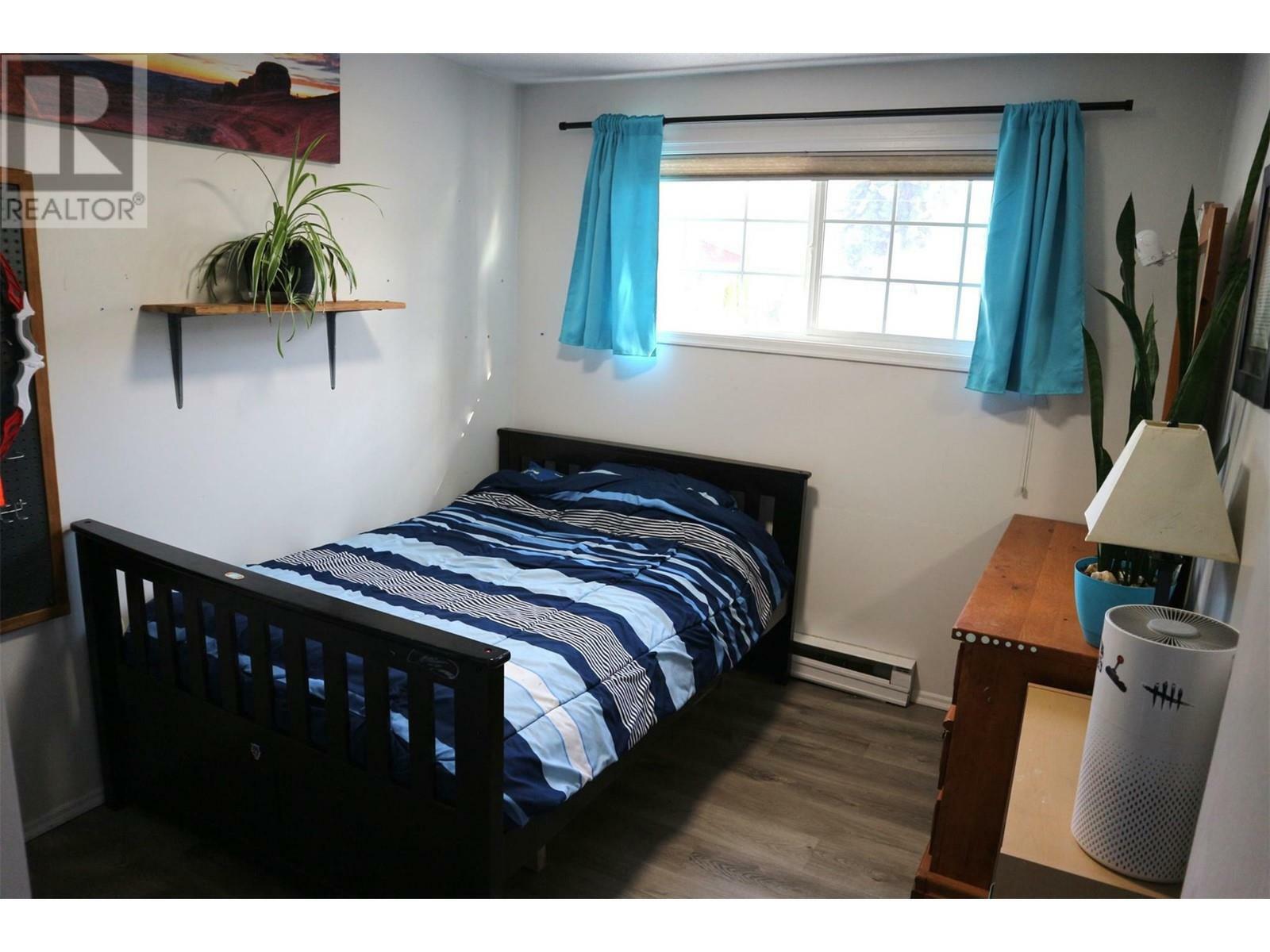 SICAMOUS, British Columbia, V0E 2V1, CA, 5 Bedrooms Bedrooms, ,2 BathroomsBathrooms,Residential,For Sale,1838674