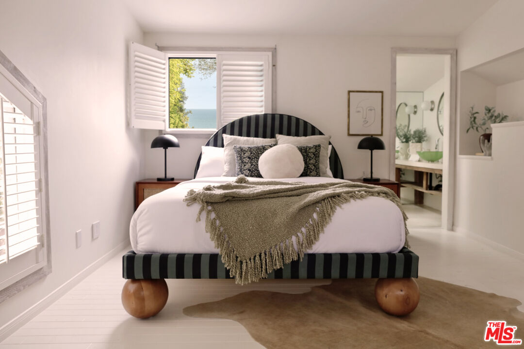 Malibu, California, 90265, United States, 5 Bedrooms Bedrooms, ,5 BathroomsBathrooms,Residential,For Sale,1918690