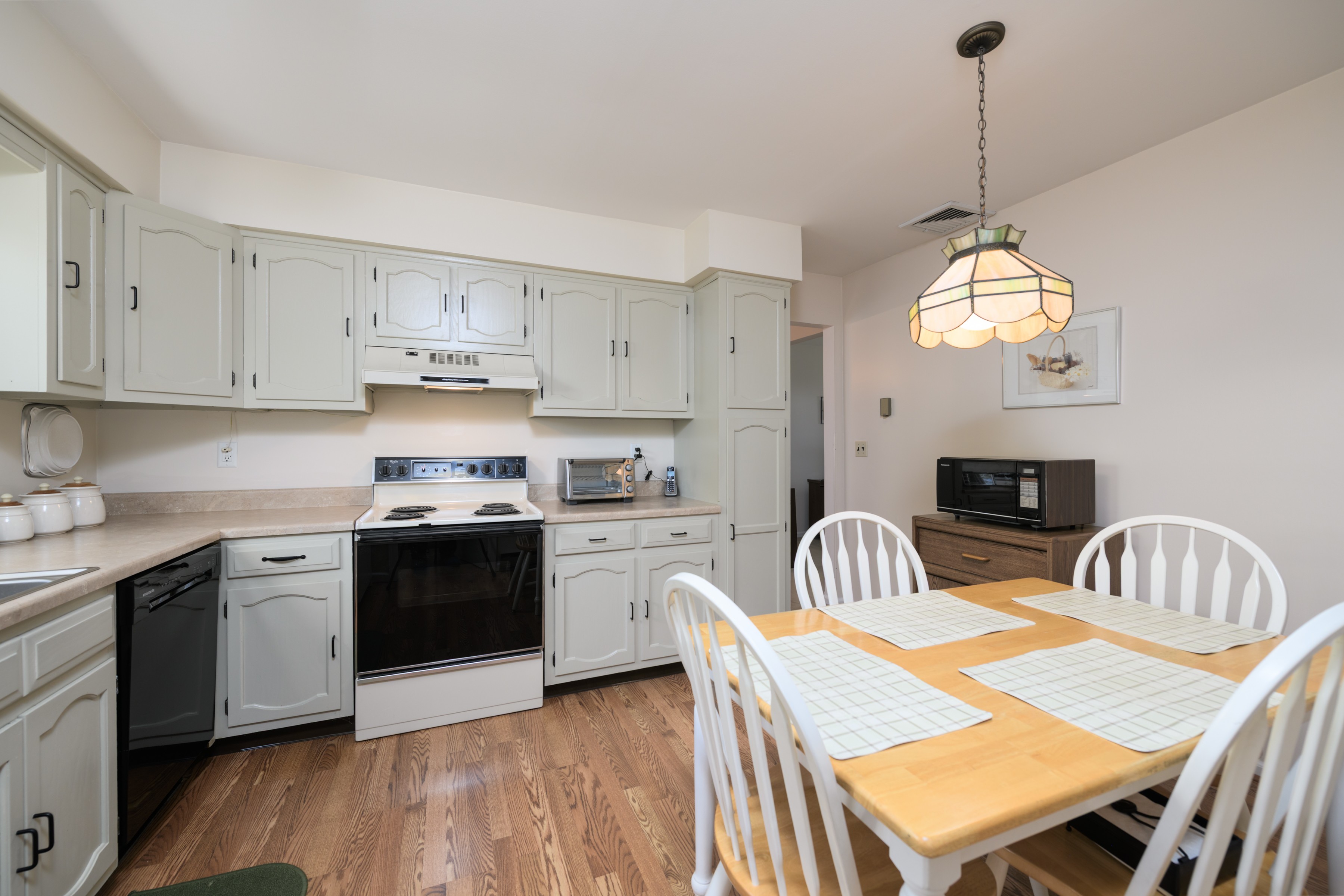  3-Bedroom, 1.5-Bath Ranch in Eatontown - 物件實景