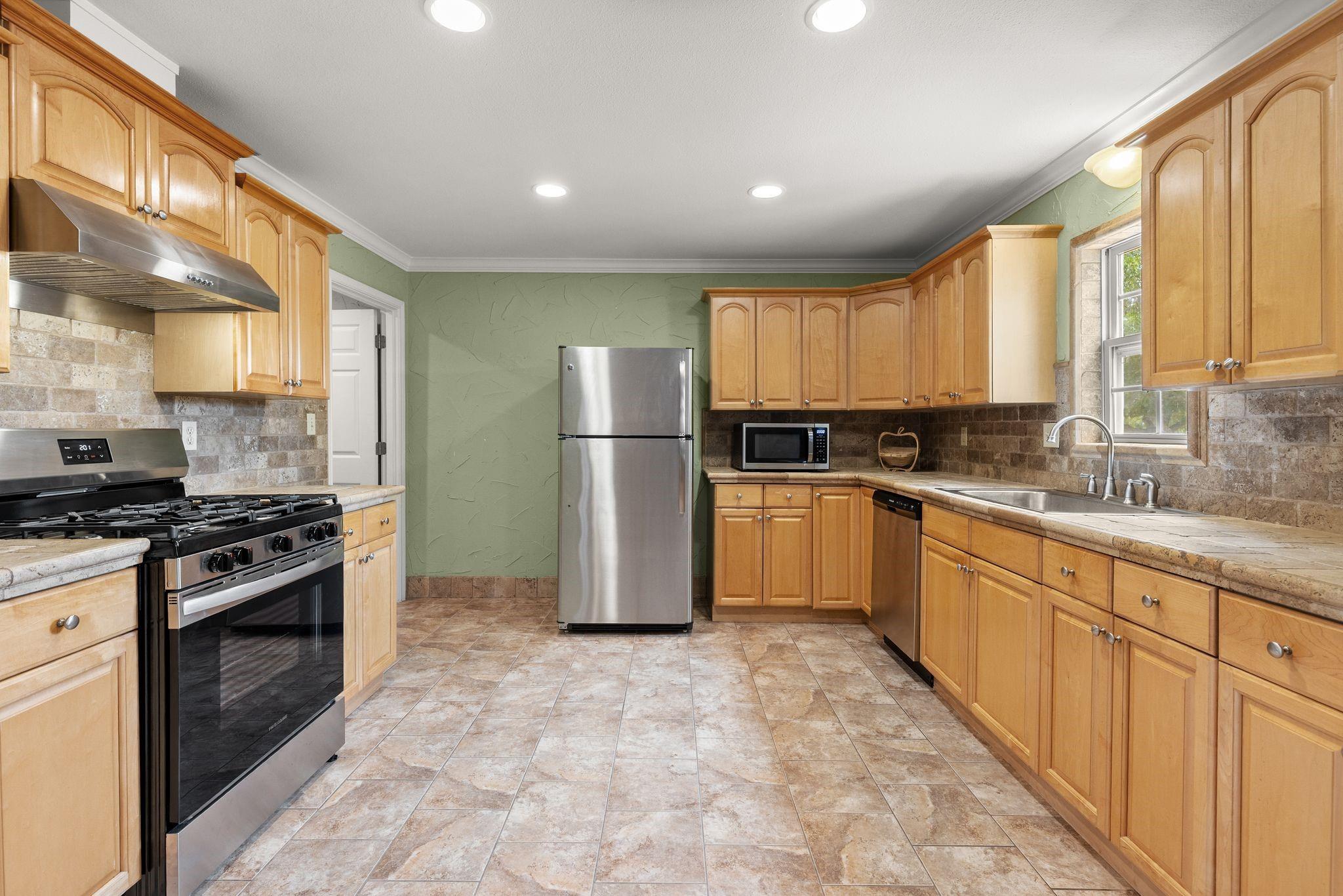 Caddo Mills, Texas, 75135, United States, 3 Bedrooms Bedrooms, ,2 BathroomsBathrooms,Residential,For Sale,1975401