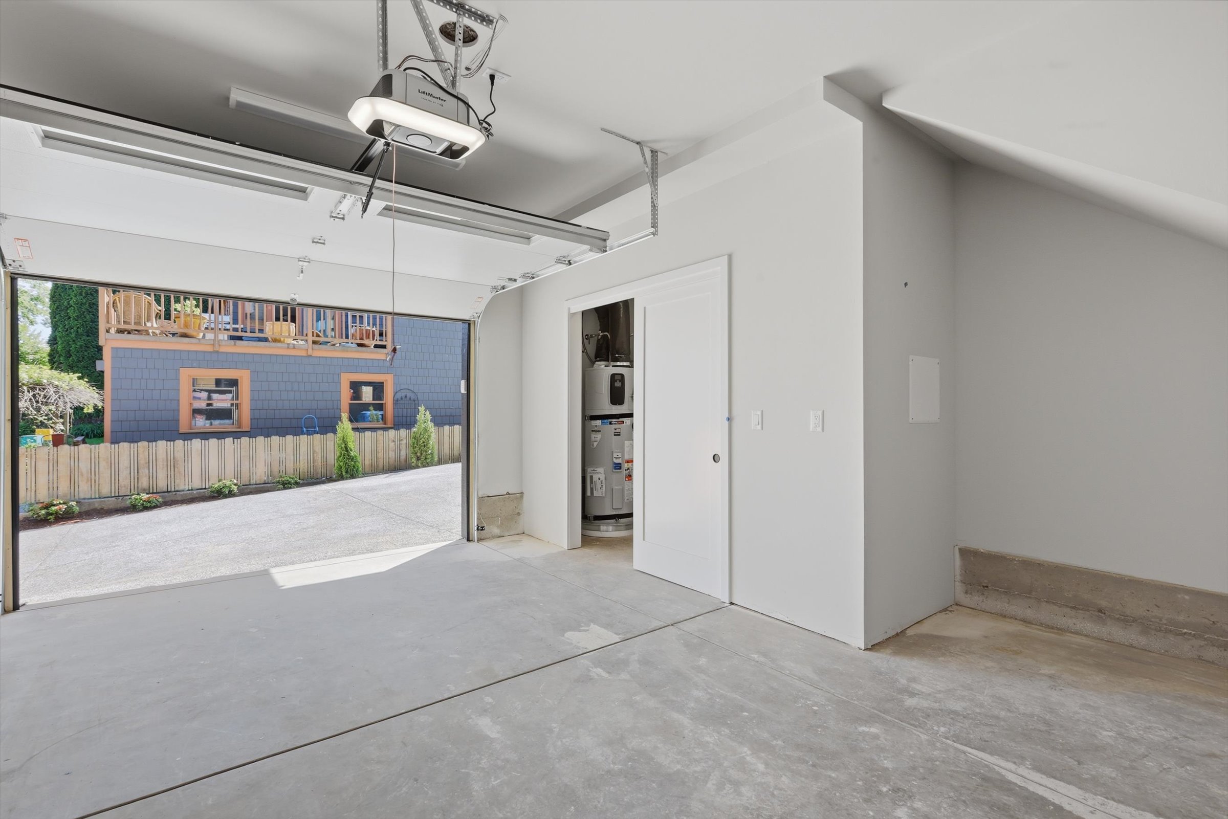  4233 S Bradford St, Seattle, WA 98118 - 物件實景