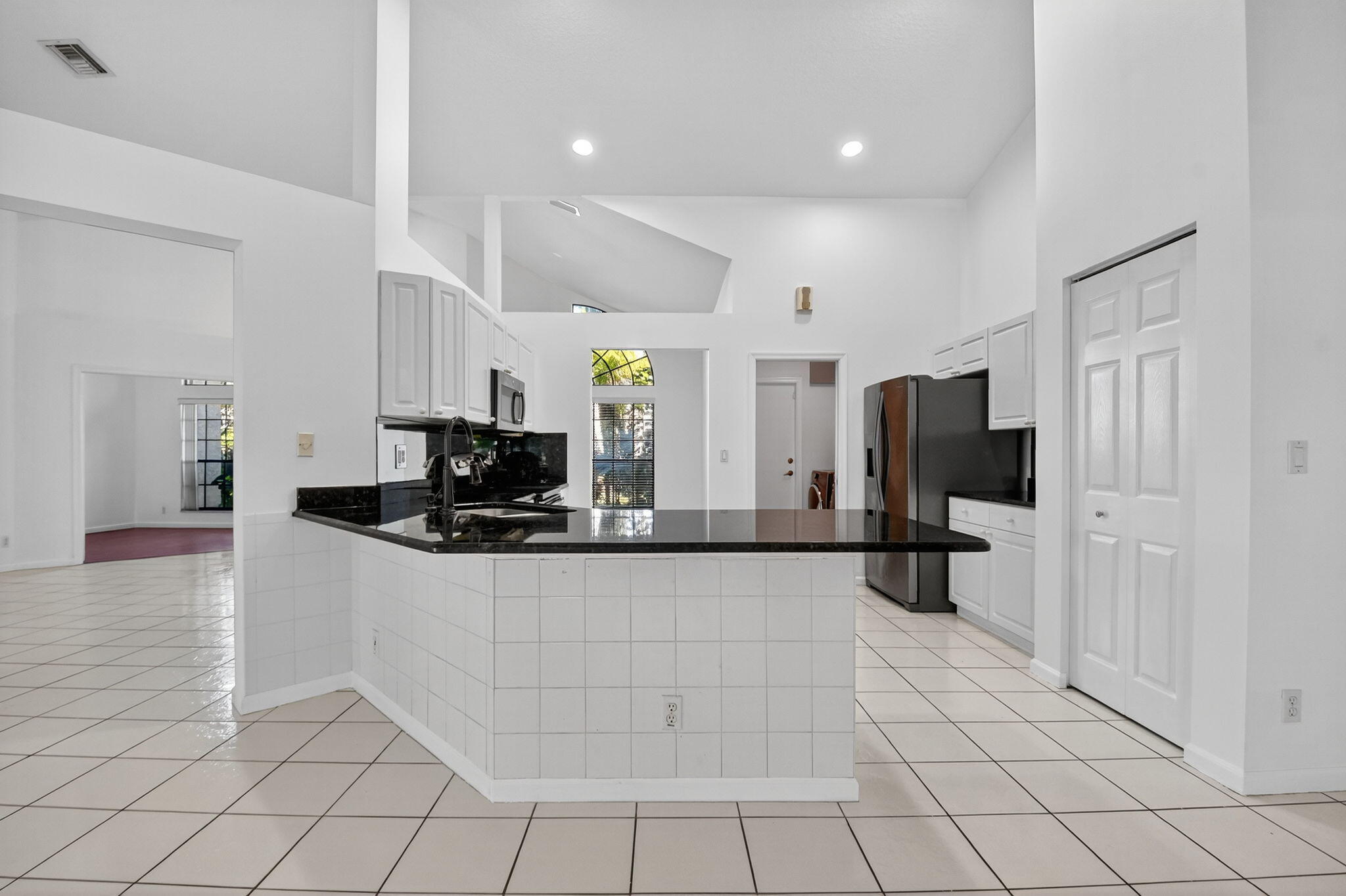 Royal Palm Beach, Florida, 33411, United States, 3 Bedrooms Bedrooms, ,2 BathroomsBathrooms,Residential,For Sale,1992913