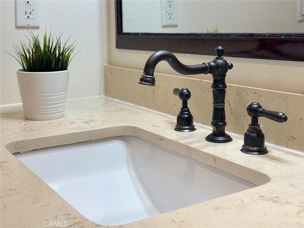 Los Angeles, California, 90043, United States, 3 Bedrooms Bedrooms, ,2 BathroomsBathrooms,Residential,For Sale,1981905