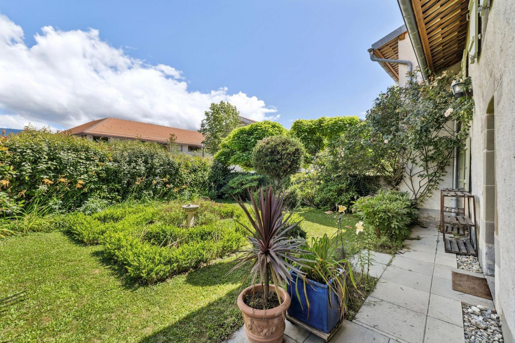  Magnificent house with character in the heart of Jussy - 物件實景