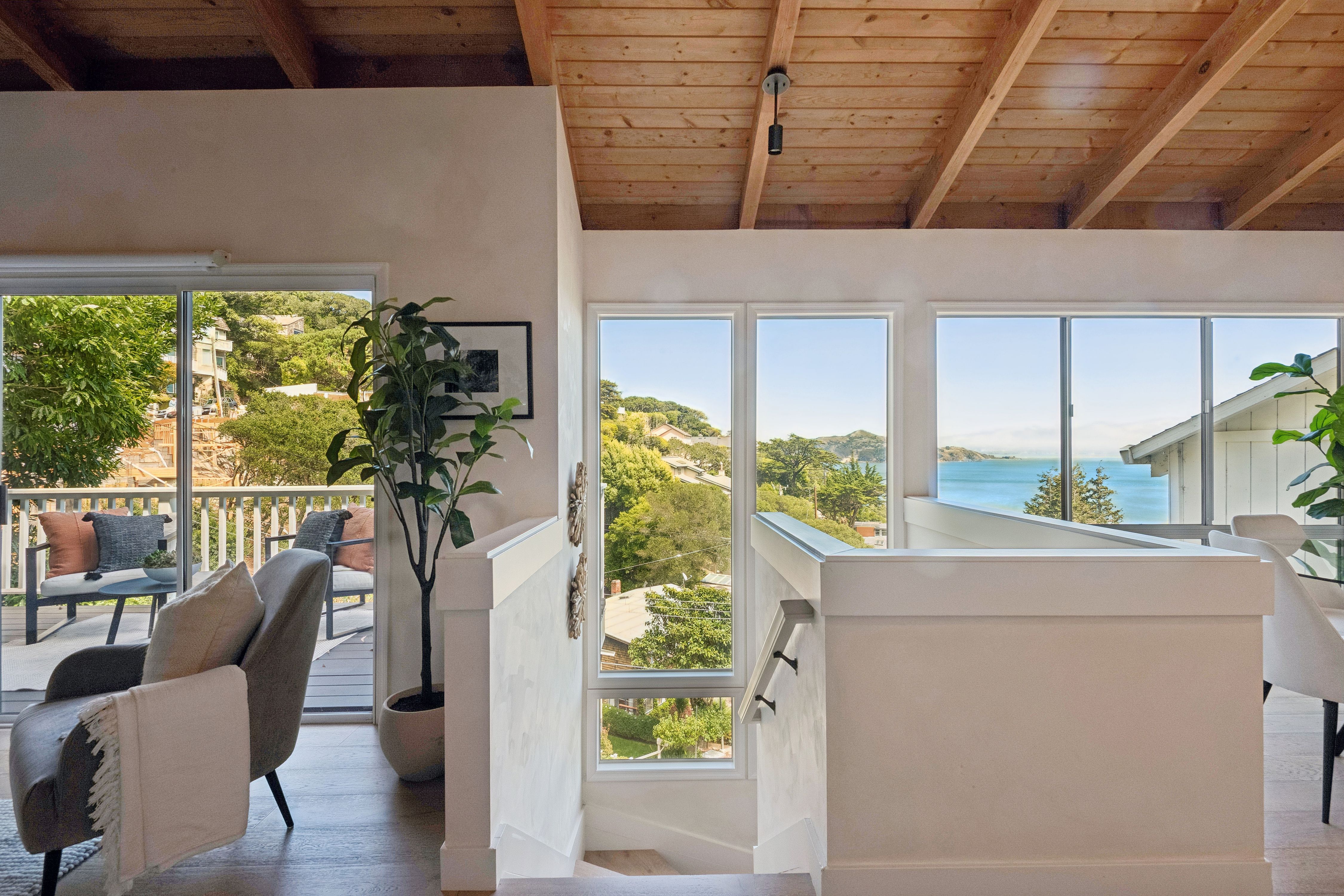  Quality, Design and Comfort Converge Bay Views too… - 物件實景