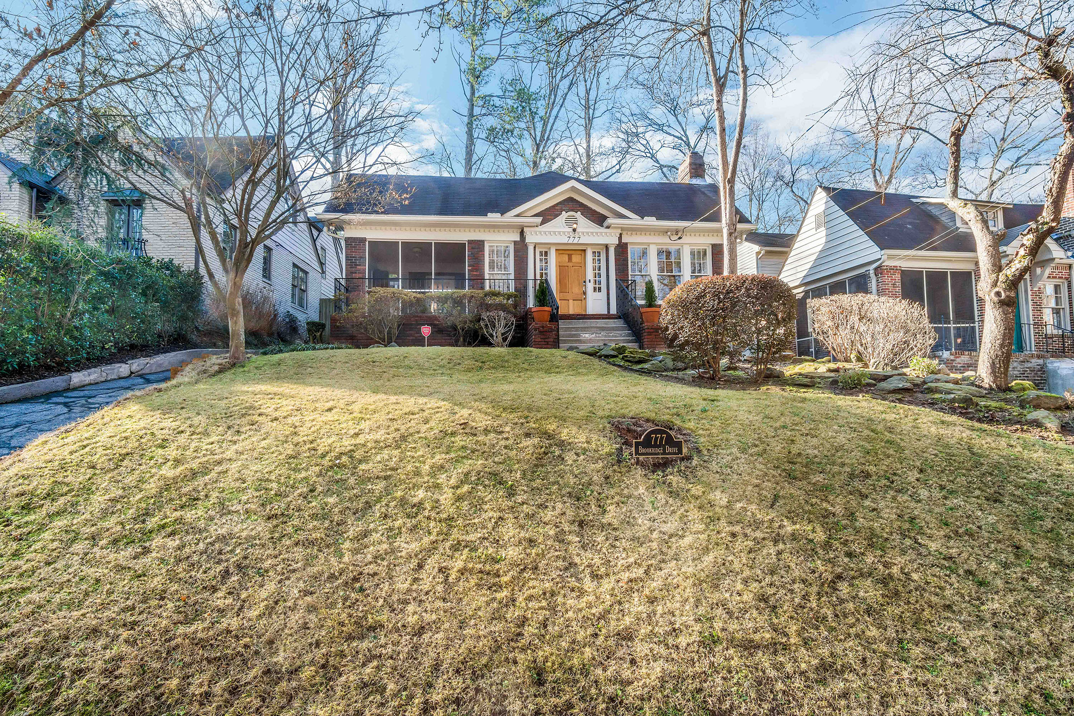  Beautifully Renovated Bungalow Perched above Orme Park in Virginia-Highland - 物件實景