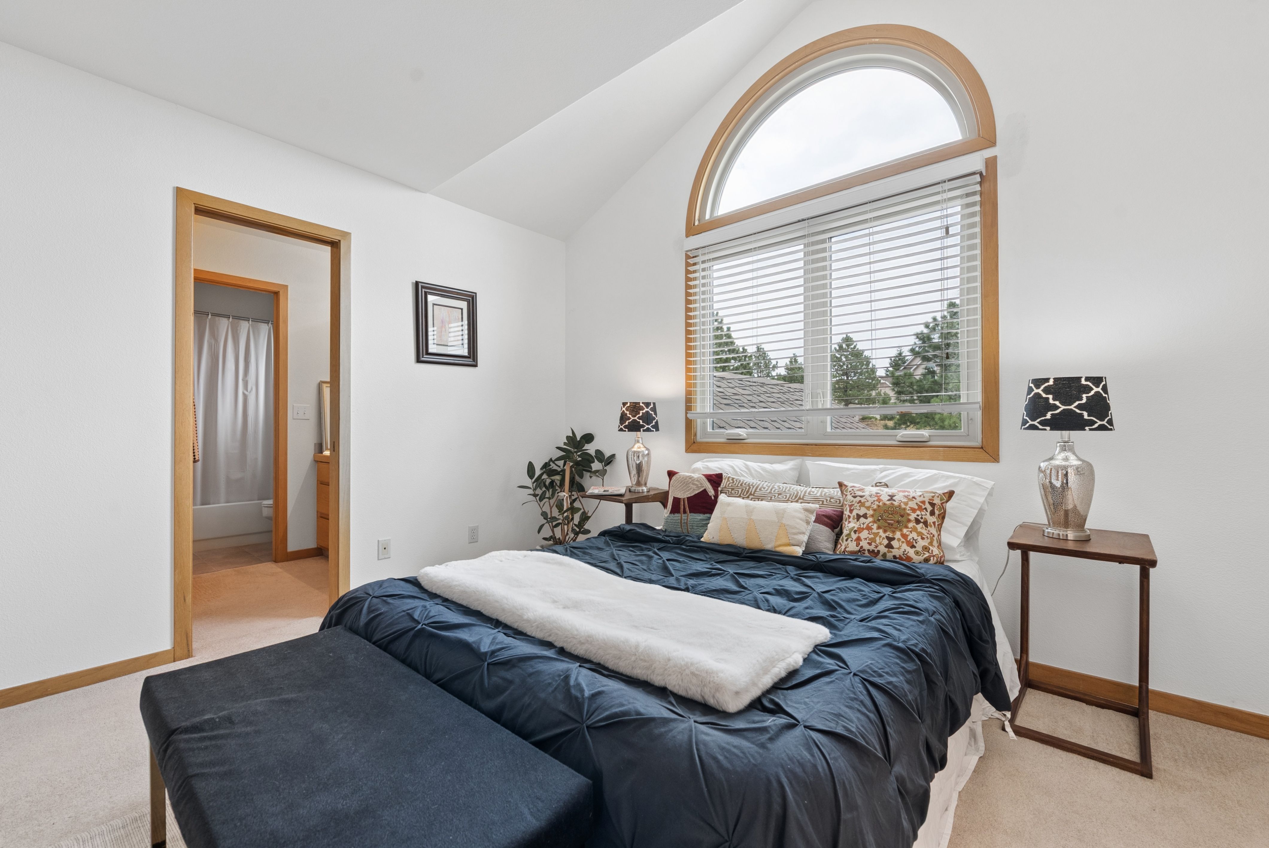  Custom Built Home on a Rolling 1.5 Acre Lot in Highly Desired Paradise Hills - 物件實景