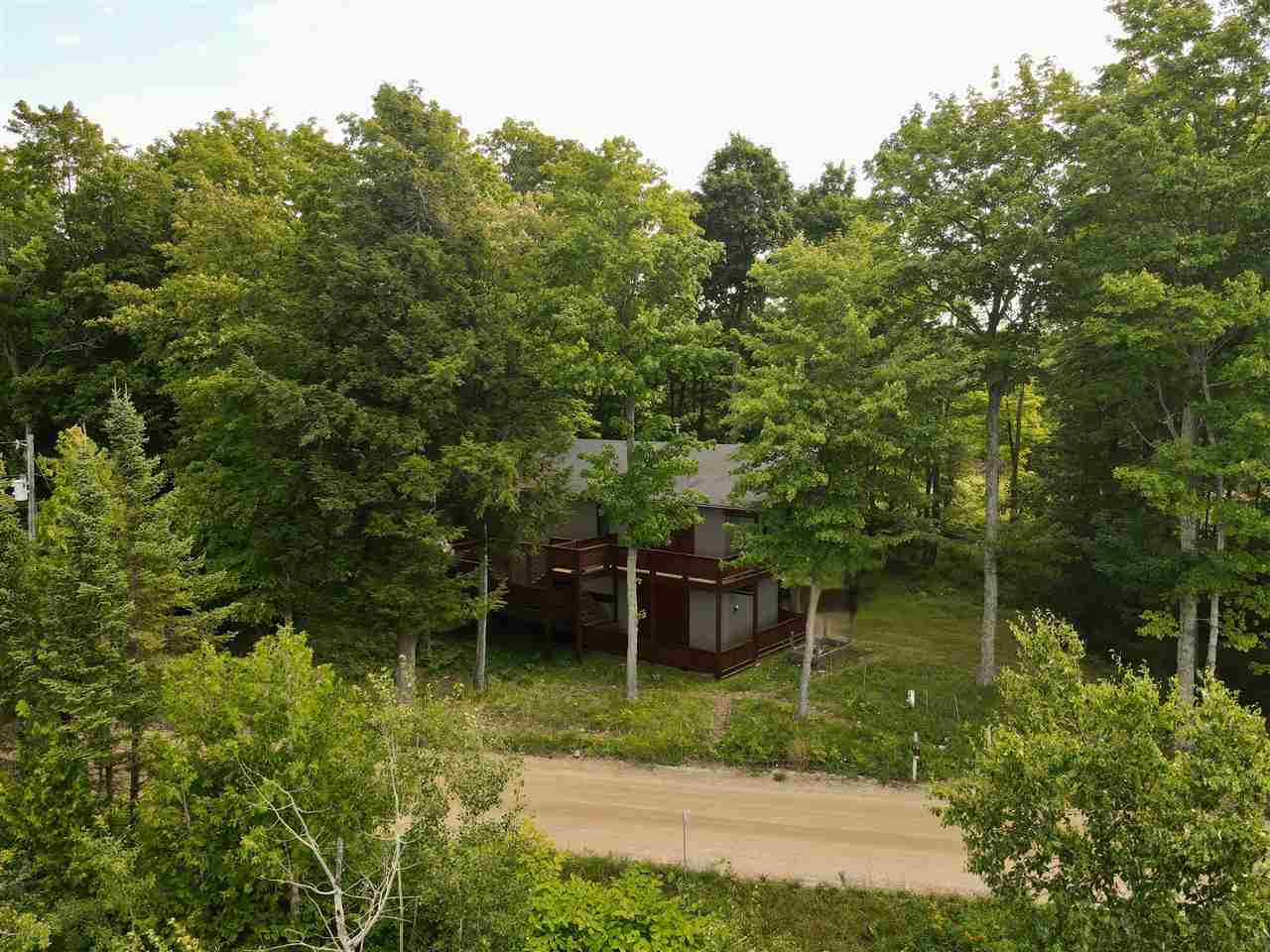 Charlevoix, Michigan, 49720-0000, United States, 2 Bedrooms Bedrooms, ,2 BathroomsBathrooms,Residential,For Sale,1933264