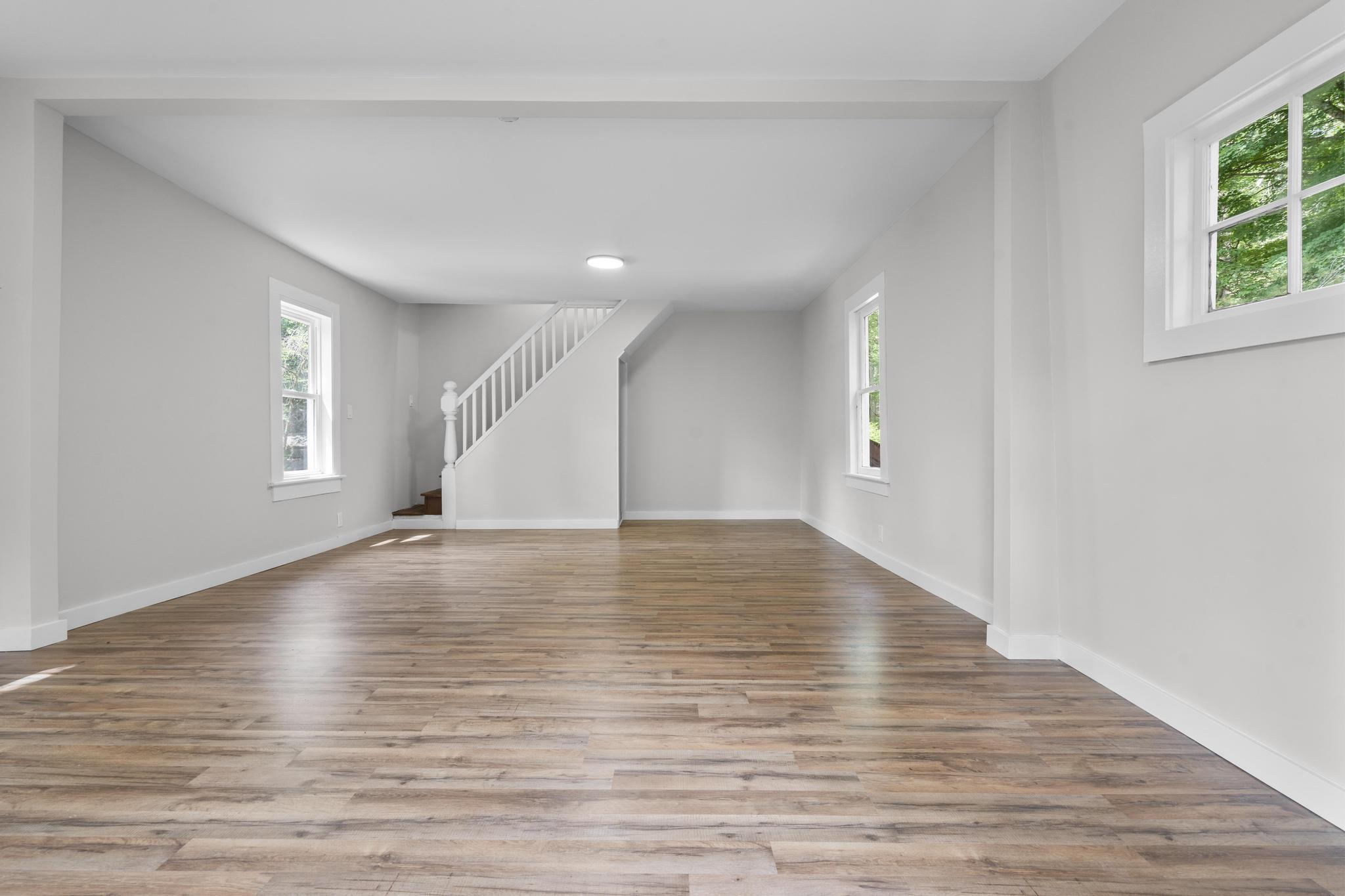 Newtown, Connecticut, 06482, United States, 4 Bedrooms Bedrooms, ,3 BathroomsBathrooms,Residential,For Sale,1991779