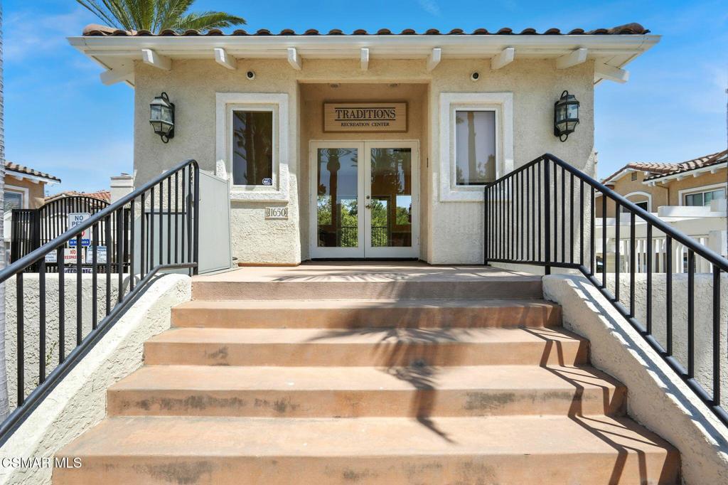 Moorpark, California, 93021, United States, 2 Bedrooms Bedrooms, ,3 BathroomsBathrooms,Residential,For Sale,1937149