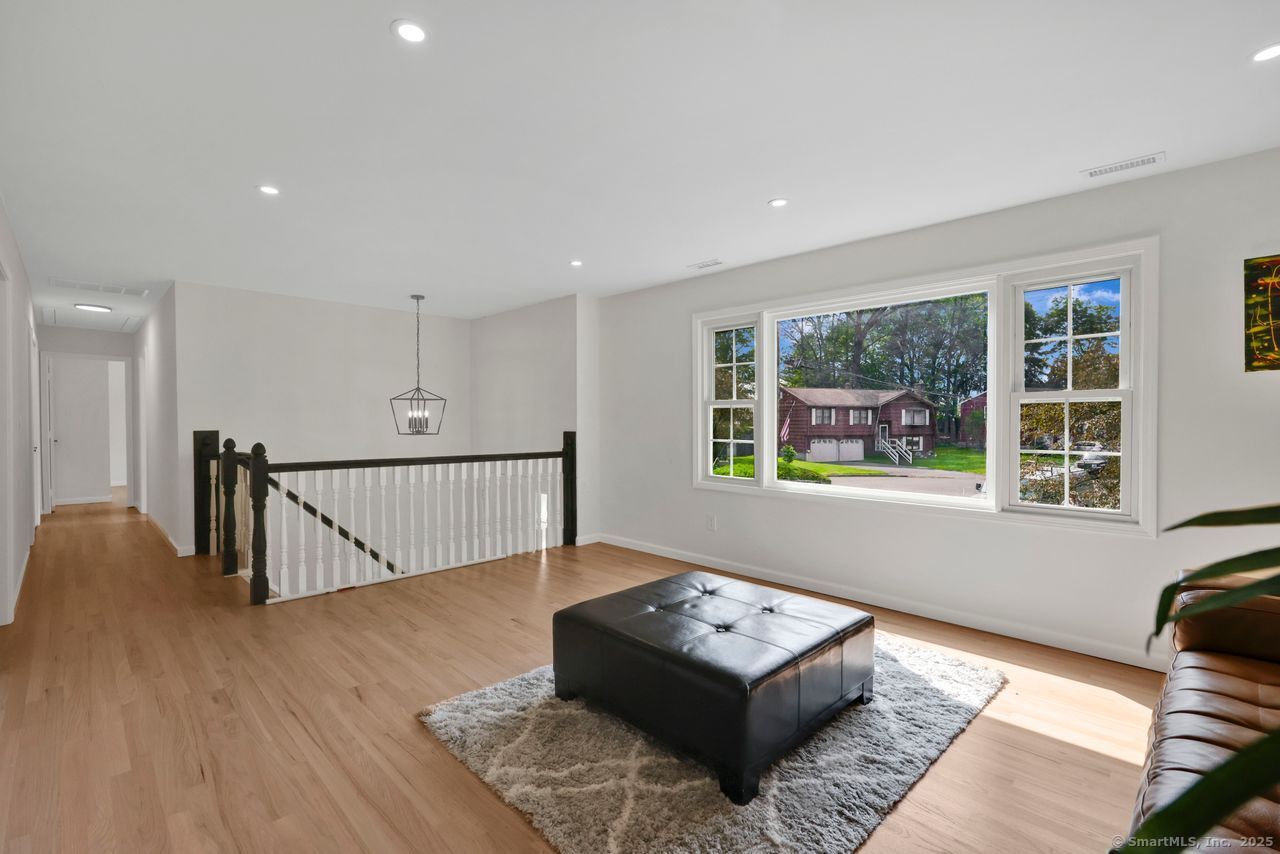 Milford, Connecticut, 06460, United States, 4 Bedrooms Bedrooms, ,3 BathroomsBathrooms,Residential,For Sale,1906885