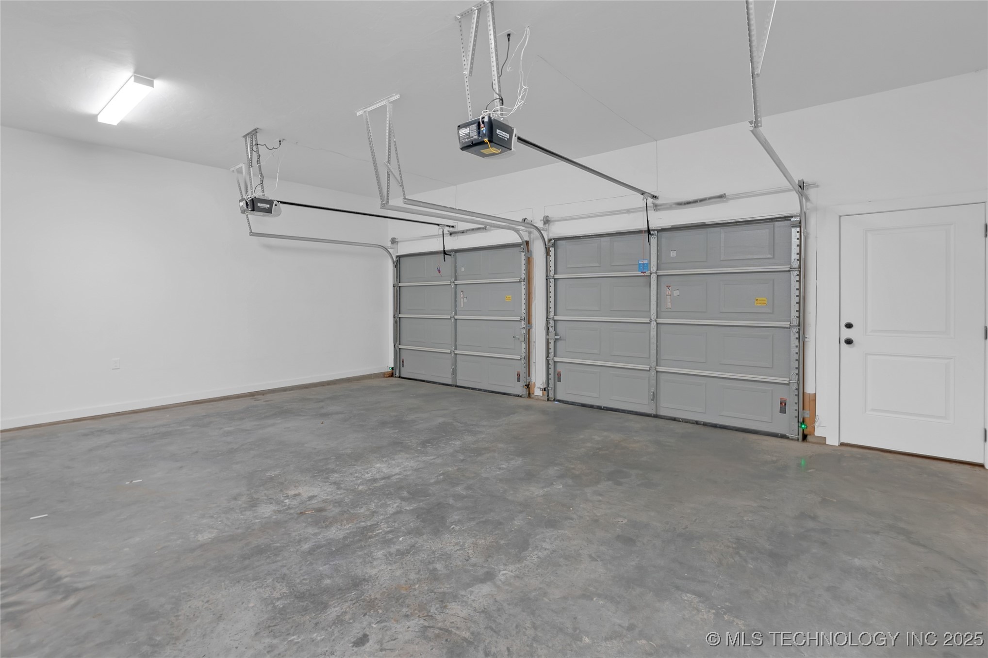 Tulsa, Oklahoma, 74120, United States, 3 Bedrooms Bedrooms, ,3 BathroomsBathrooms,Residential,For Sale,1989379