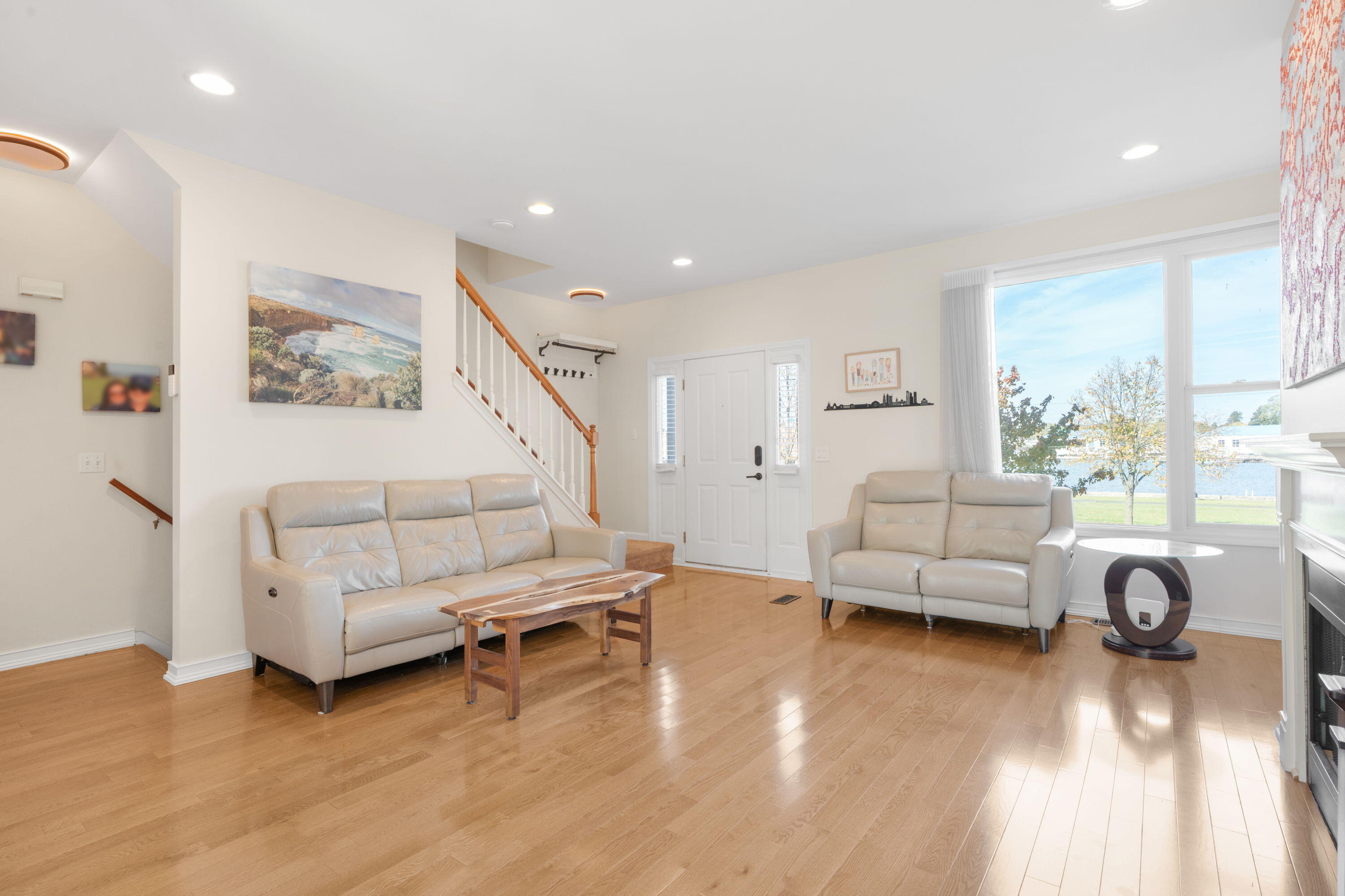 Kenosha, Wisconsin, 53140, United States, 3 Bedrooms Bedrooms, ,3 BathroomsBathrooms,Residential,For Sale,1985351