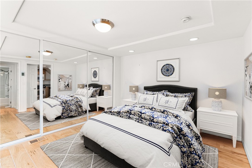 Newport Beach, California, 92663, United States, 2 Bedrooms Bedrooms, ,2 BathroomsBathrooms,Residential,For Sale,1917614