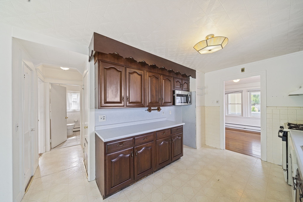 Quincy, Massachusetts, 02169, United States, 3 Bedrooms Bedrooms, ,2 BathroomsBathrooms,Residential,For Sale,1951174