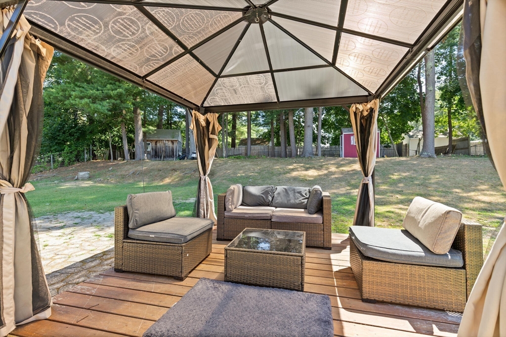 Raynham, Massachusetts, 02767, United States, 3 Bedrooms Bedrooms, ,1 BathroomBathrooms,Residential,For Sale,1918032