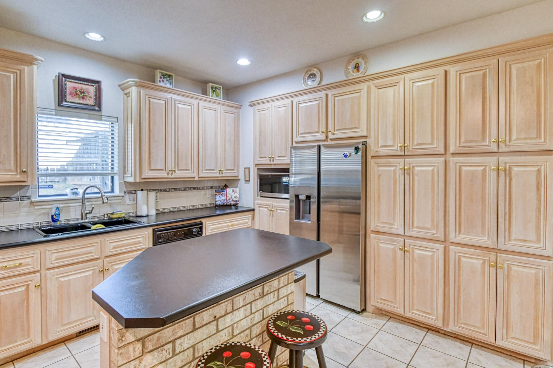 Norman, Oklahoma, 73072, United States, 4 Bedrooms Bedrooms, ,3 BathroomsBathrooms,Residential,For Sale,1967974