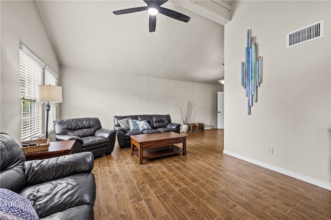 Corpus Christi, Texas, 78412, United States, 4 Bedrooms Bedrooms, ,4 BathroomsBathrooms,Residential,For Sale,1956068