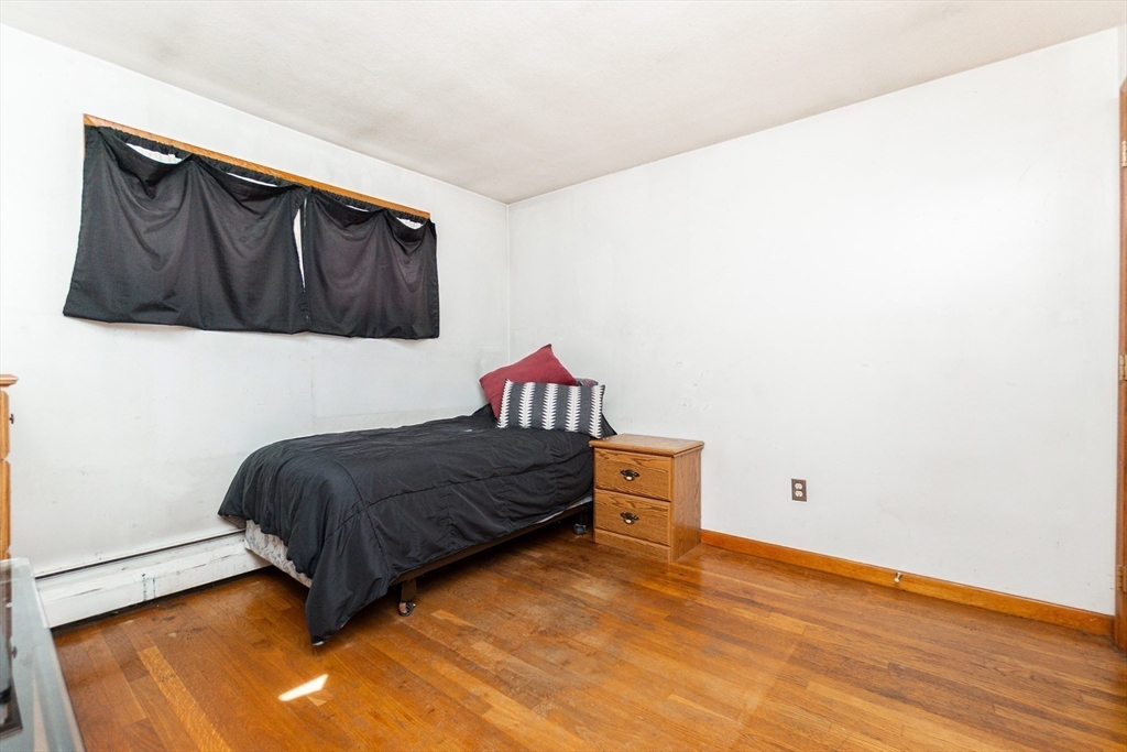 Saugus, Massachusetts, 01906, United States, 3 Bedrooms Bedrooms, ,2 BathroomsBathrooms,Residential,For Sale,1982387