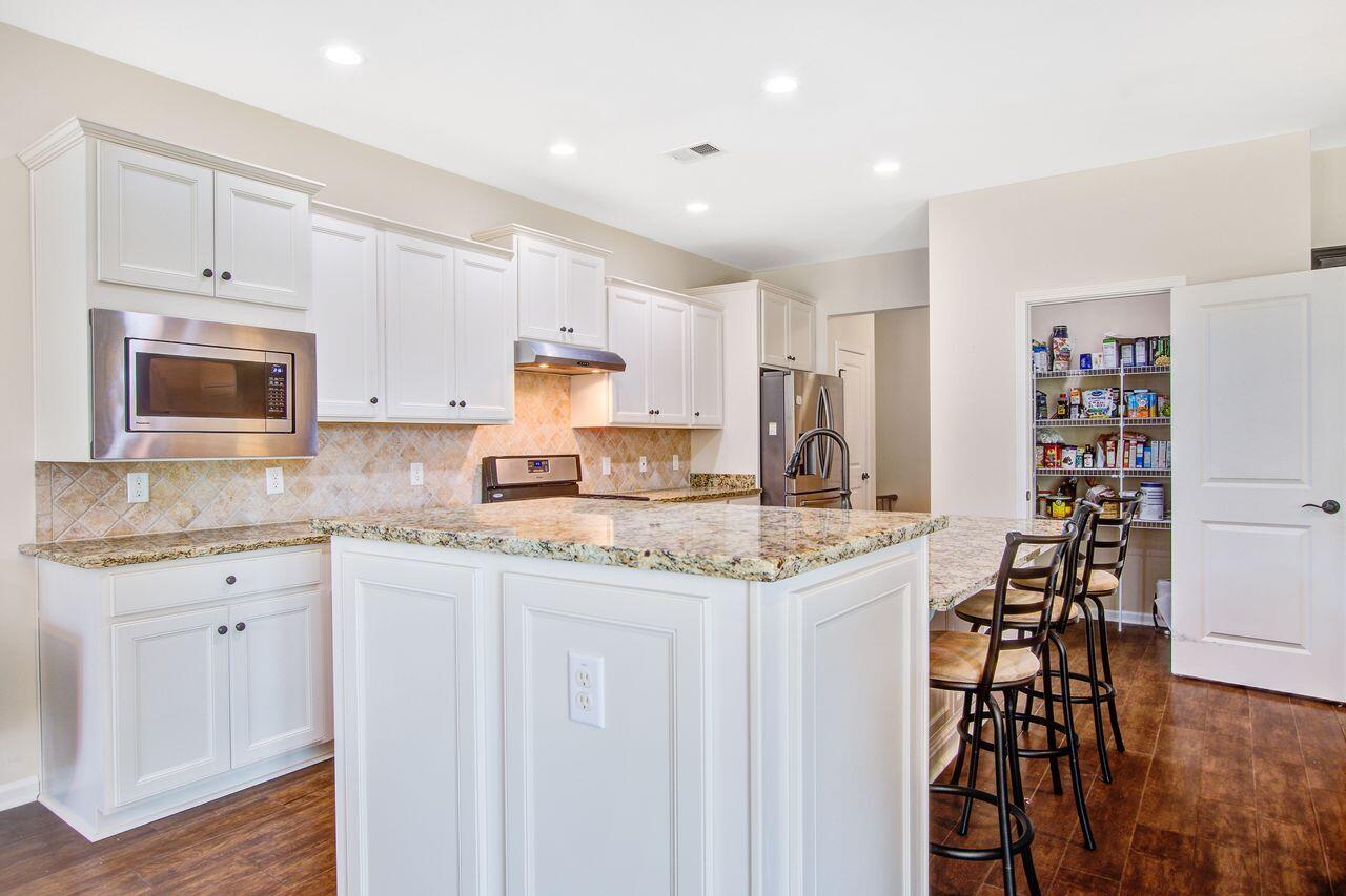 Summerville, South Carolina, 29483, United States, 3 Bedrooms Bedrooms, ,3 BathroomsBathrooms,Residential,For Sale,1907544