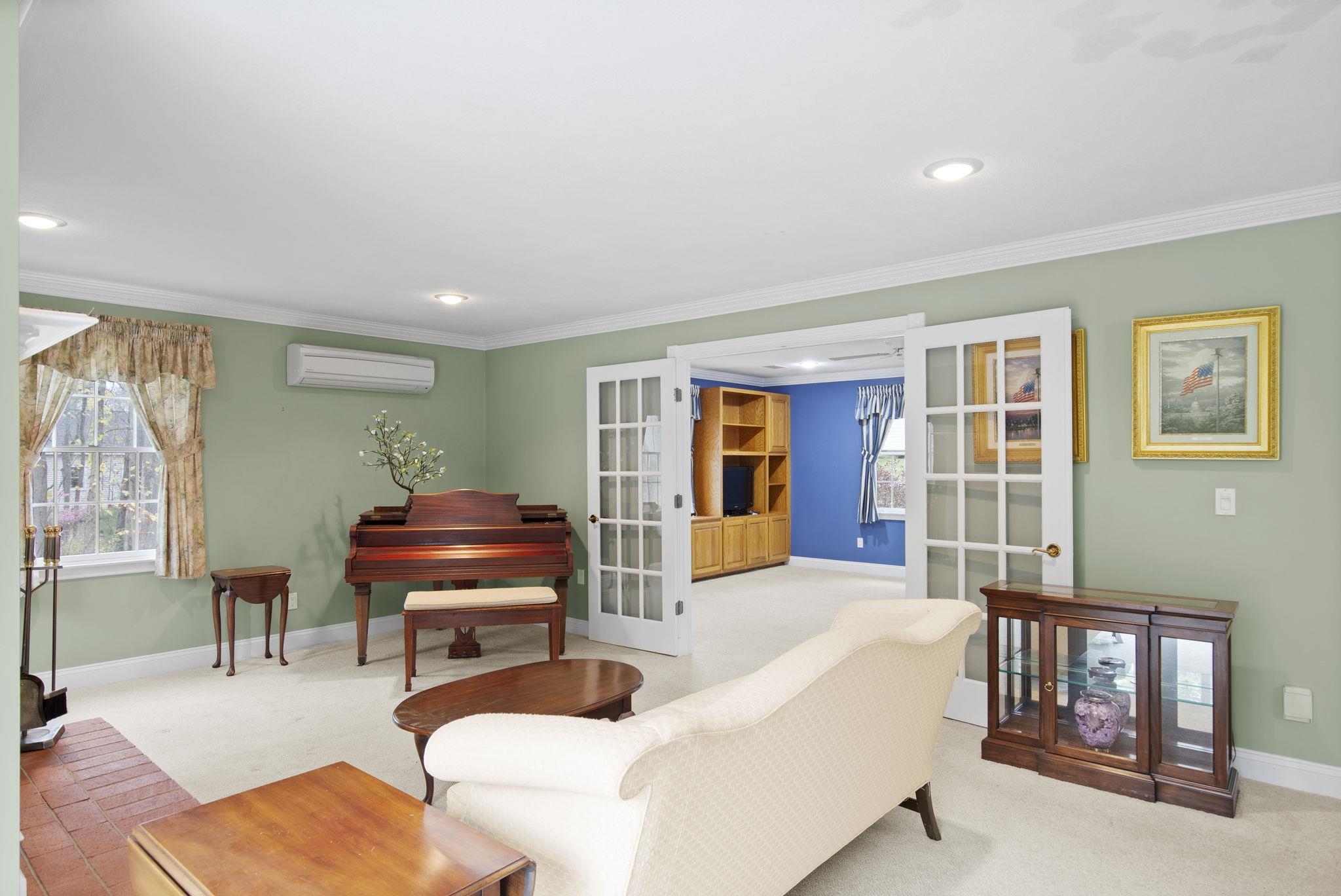 Rochester, New Hampshire, 03867, United States, 4 Bedrooms Bedrooms, ,1 BathroomBathrooms,Residential,For Sale,1985747