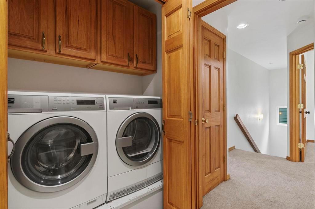 Durango, Colorado, 81301, United States, 3 Bedrooms Bedrooms, ,3 BathroomsBathrooms,Residential,For Sale,1908342