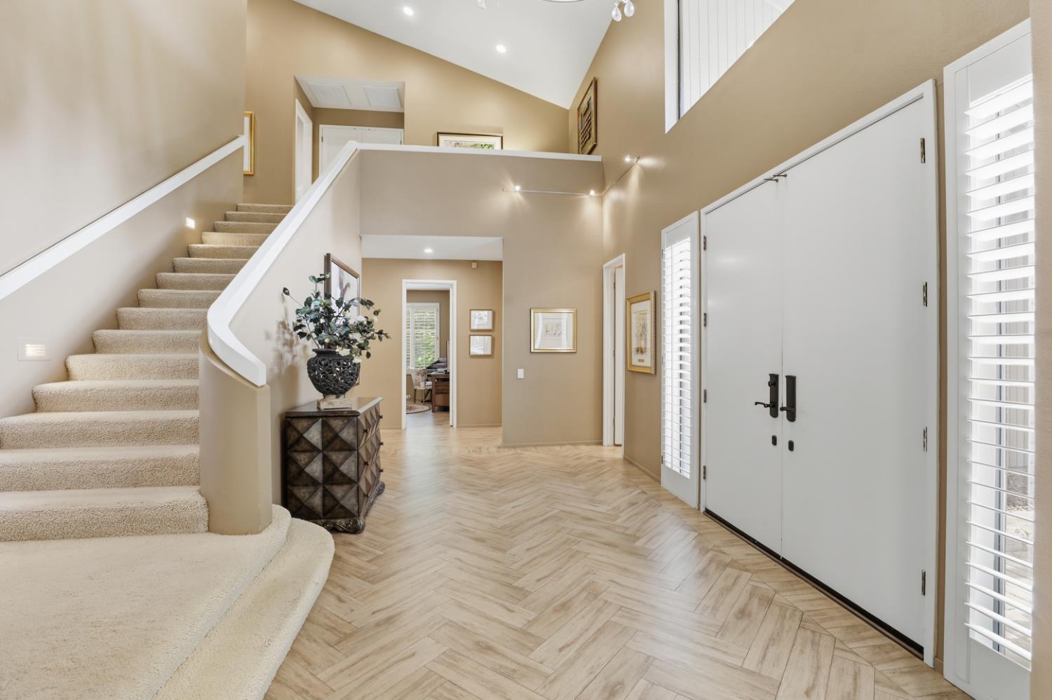 Gold River, California, 95670, United States, 4 Bedrooms Bedrooms, ,5 BathroomsBathrooms,Residential,For Sale,1987751