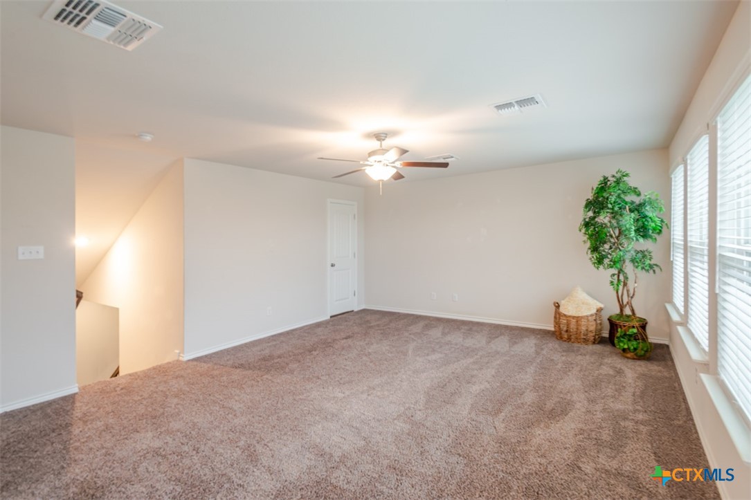 Killeen, Texas, 76542, United States, 5 Bedrooms Bedrooms, ,4 BathroomsBathrooms,Residential,For Sale,1988251