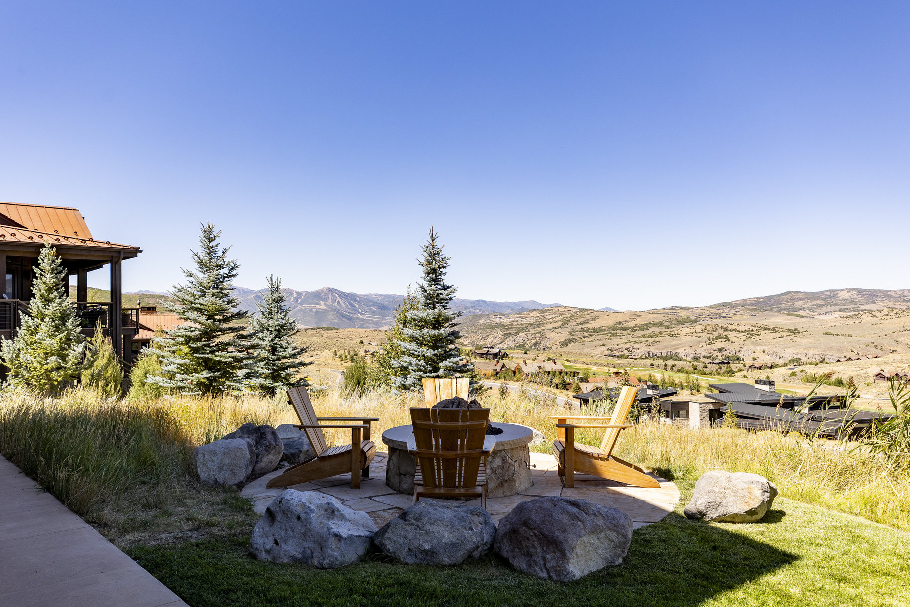  Panoramic Views From This Gorgeous 4-Bedroom Cabin Home at Victory Ranch - 物件實景