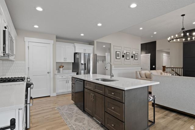 Grantsville, Utah, 84029, United States, 6 Bedrooms Bedrooms, ,4 BathroomsBathrooms,Residential,For Sale,2009662