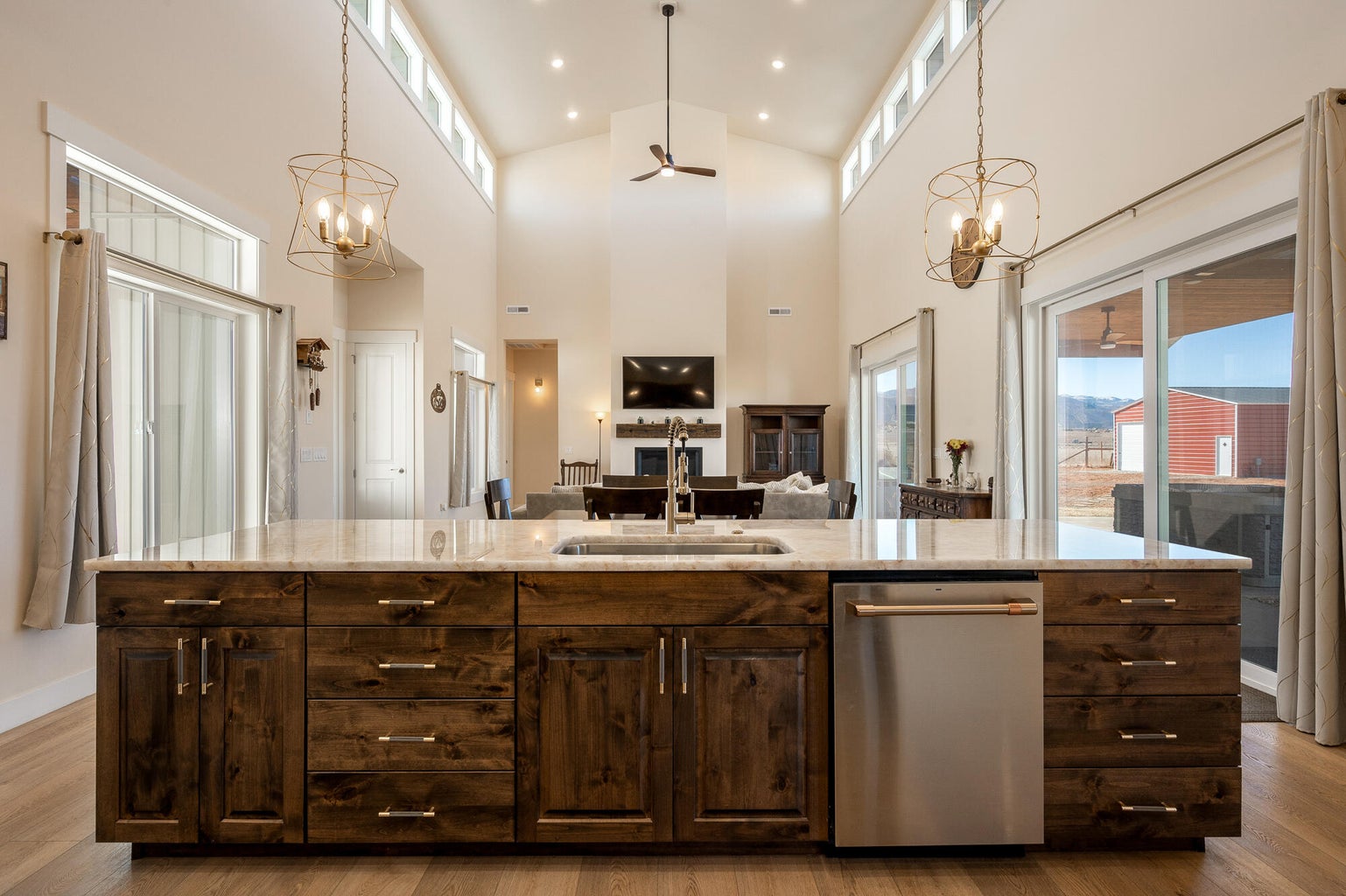 Parowan, Utah, 84761, United States, 3 Bedrooms Bedrooms, ,3 BathroomsBathrooms,Residential,For Sale,1992445