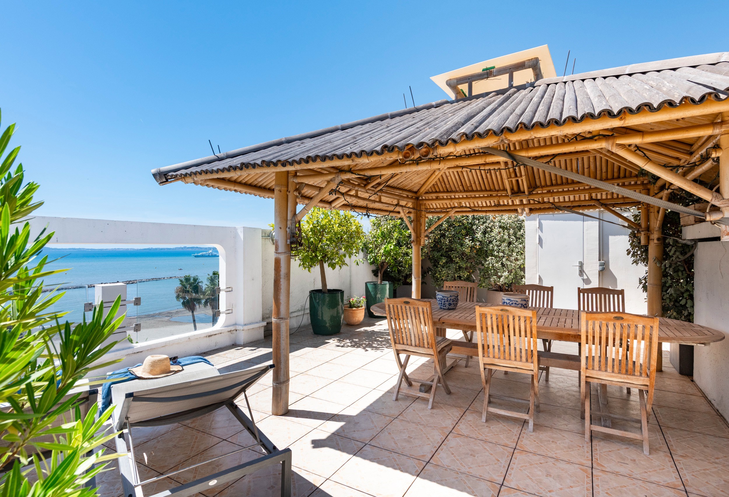  Saint Laurent du Var, 88 sqm two bedroom penthouse with 115 sqm of terraces and… - 物件實景