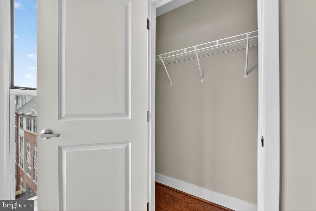 Arlington, Virginia, 22201, United States, 2 Bedrooms Bedrooms, ,2 BathroomsBathrooms,Residential,For Sale,1927773