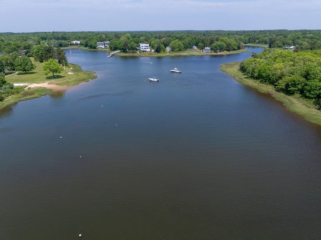 Marion, Massachusetts, 02738, United States, 4 Bedrooms Bedrooms, ,2 BathroomsBathrooms,Residential,For Sale,1851346