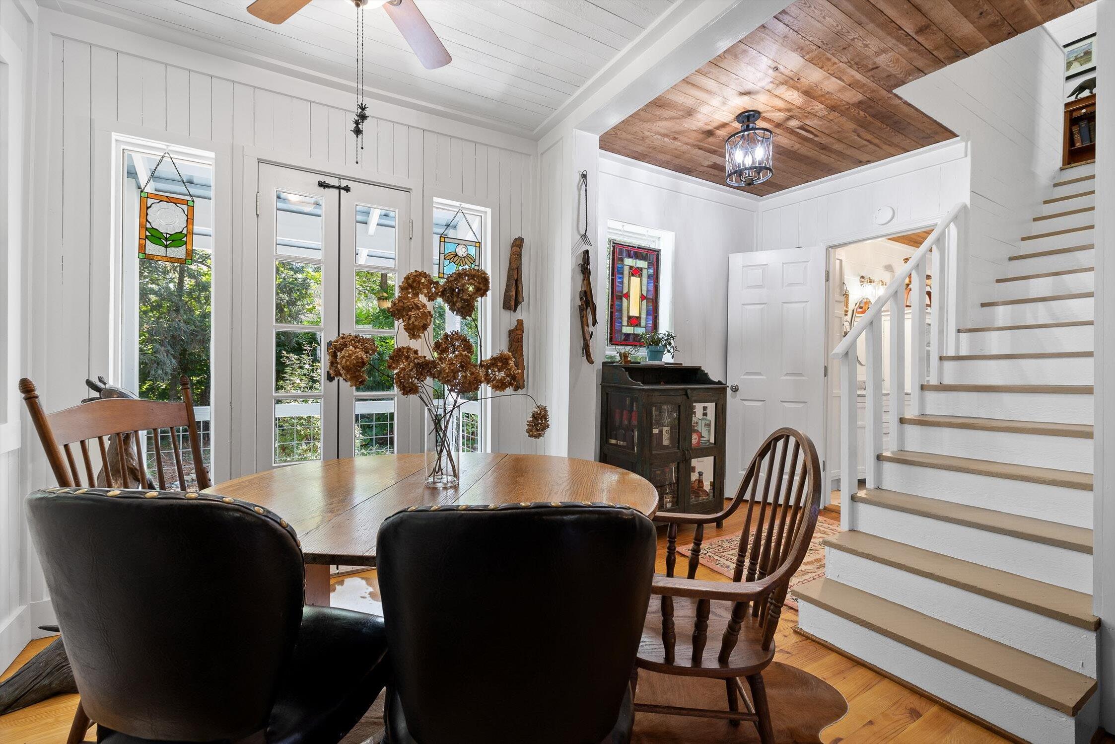 Mentone, Alabama, 35984, United States, 3 Bedrooms Bedrooms, ,2 BathroomsBathrooms,Residential,For Sale,1973723