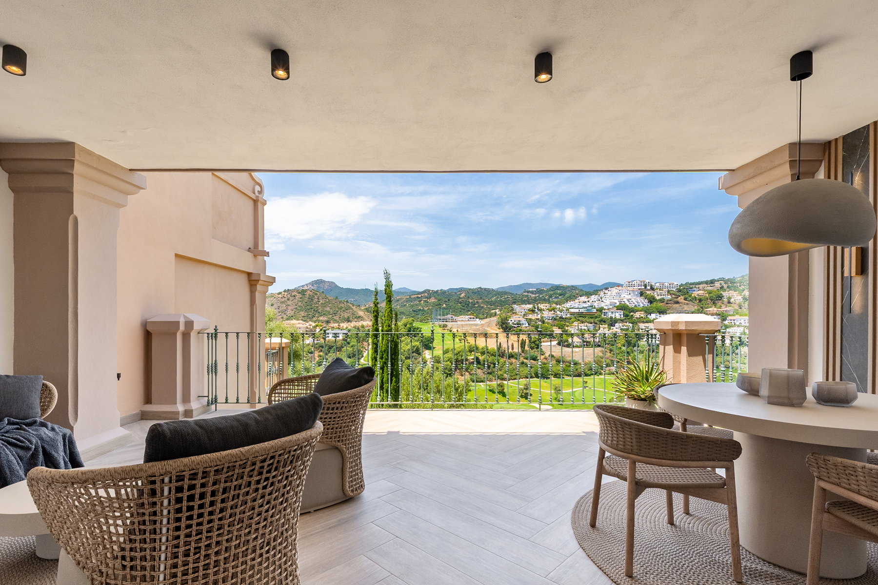  Townhouse with panoramic golf views and sunset terraces in Benahavís - 物件實景
