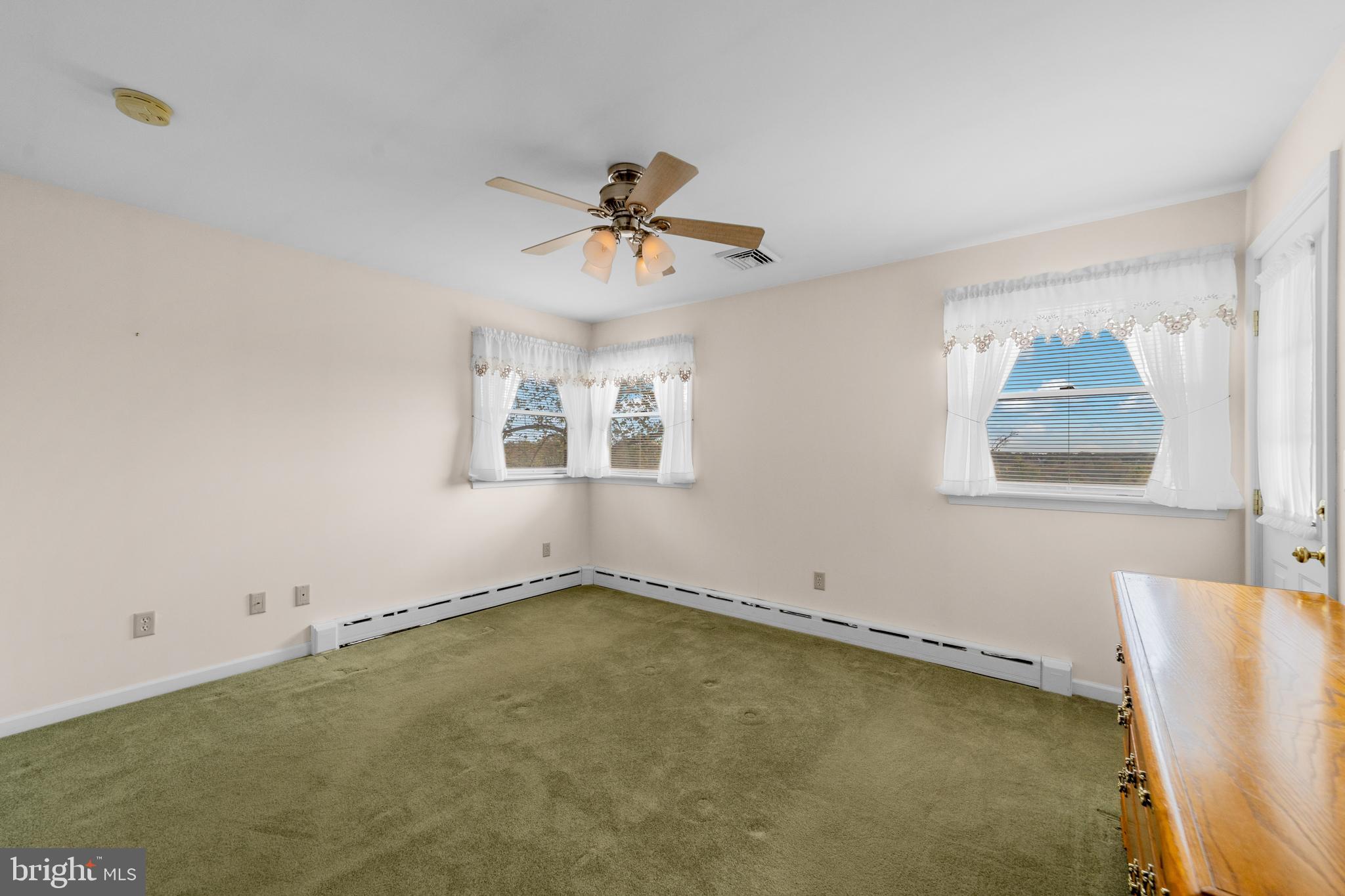 TELFORD, Pennsylvania, 18969, United States, 3 Bedrooms Bedrooms, ,2 BathroomsBathrooms,Residential,For Sale,1983098