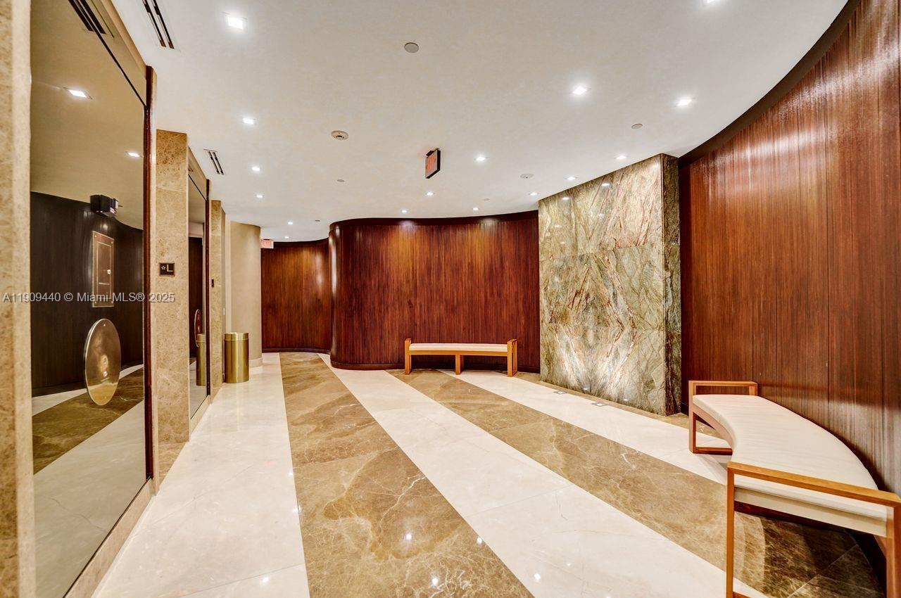 Aventura, Florida, 33180, United States, 4 Bedrooms Bedrooms, ,3 BathroomsBathrooms,Residential,For Sale,1989570