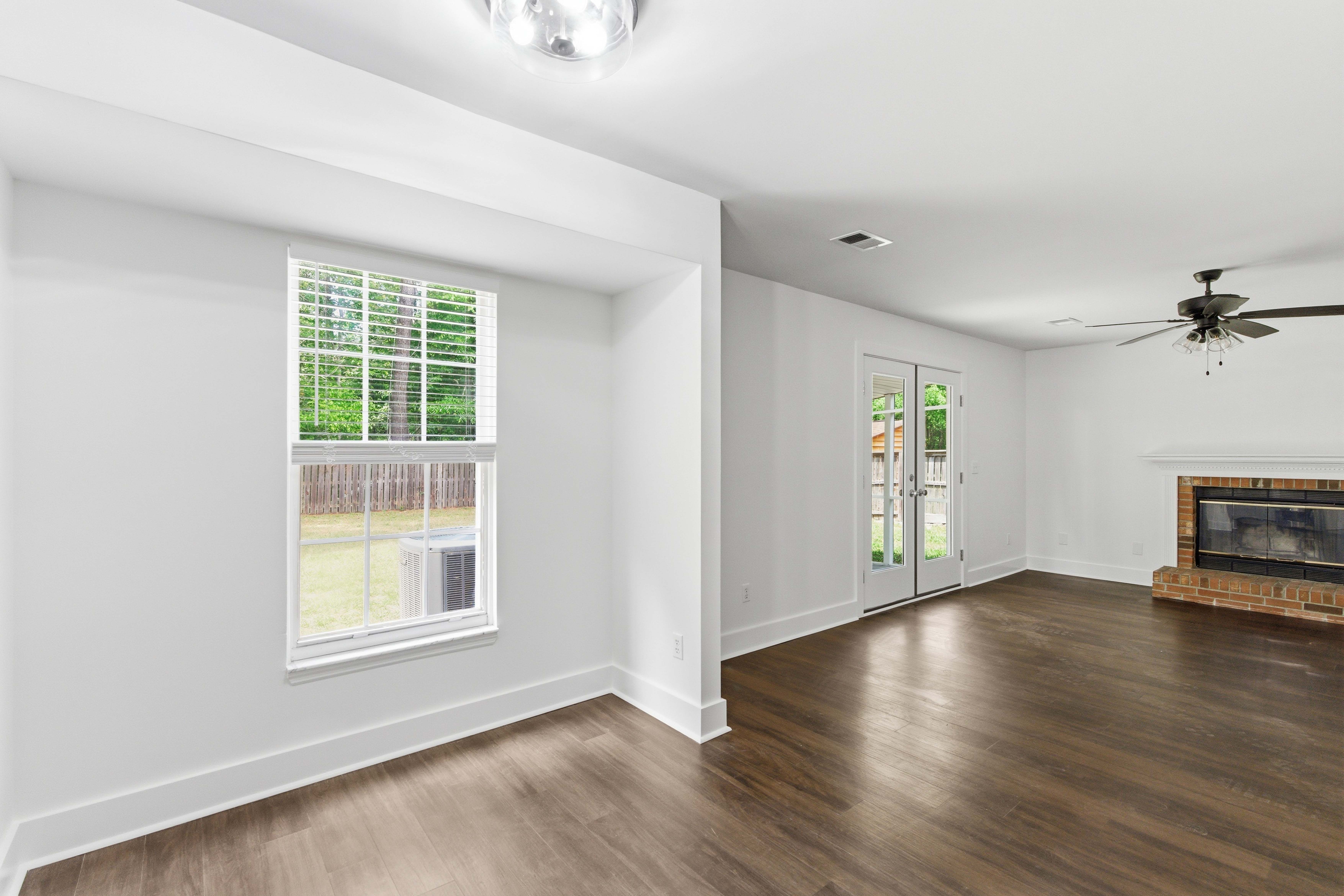  2143 Pinehurst Avenue - 物件實景