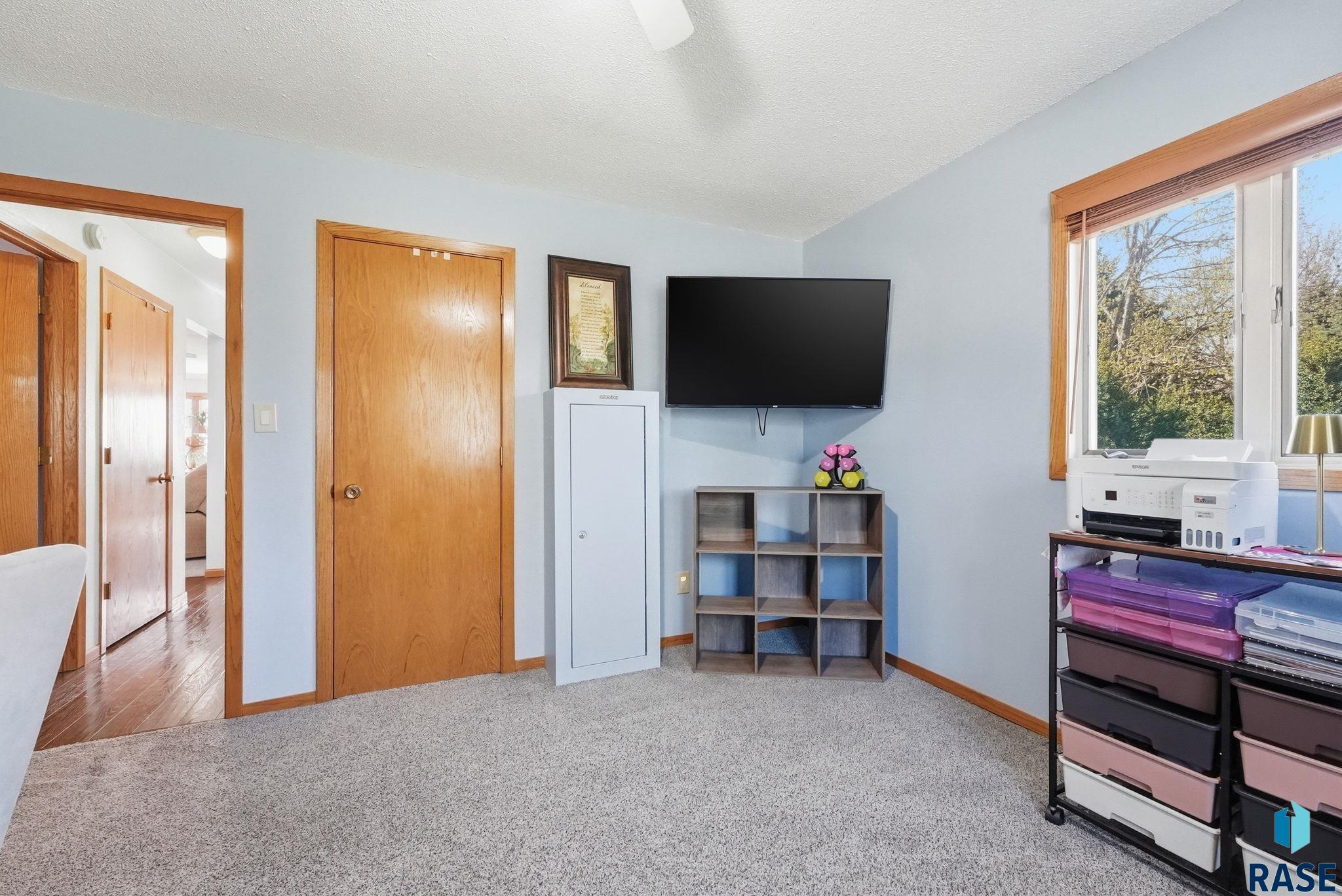 Sioux Falls, South Dakota, 57106, United States, 4 Bedrooms Bedrooms, ,2 BathroomsBathrooms,Residential,For Sale,2042590