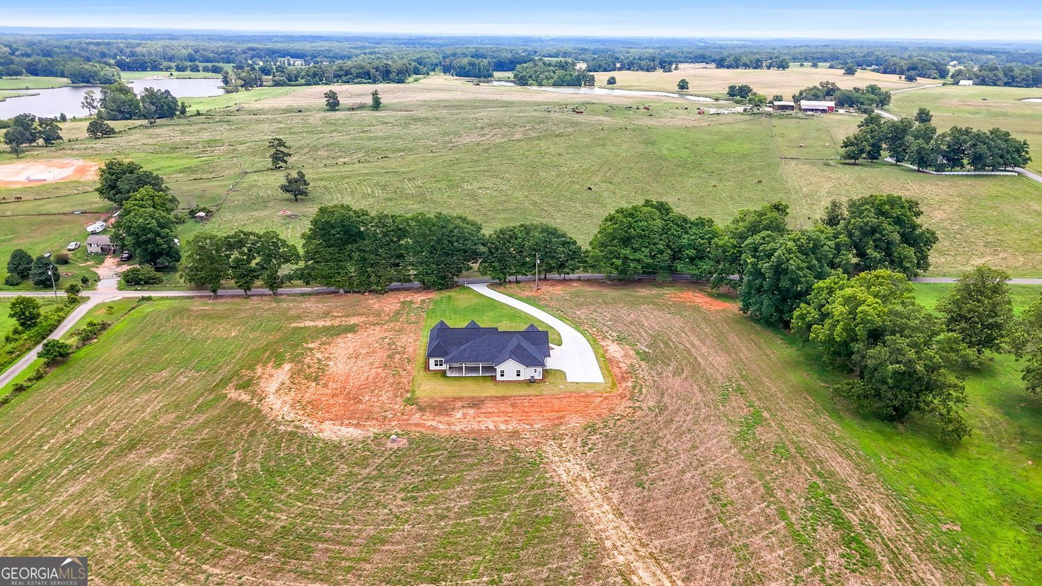 Barnesville, Georgia, 30204, United States, 4 Bedrooms Bedrooms, ,3 BathroomsBathrooms,Residential,For Sale,1858956