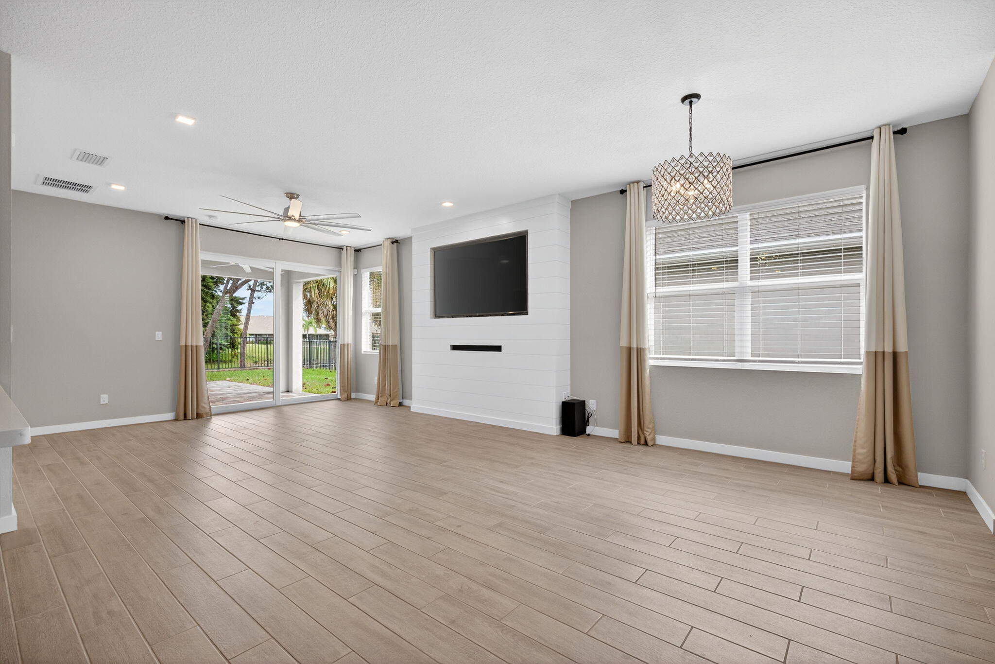 Hobe Sound, Florida, 33455, United States, 2 Bedrooms Bedrooms, ,2 BathroomsBathrooms,Residential,For Sale,2000566