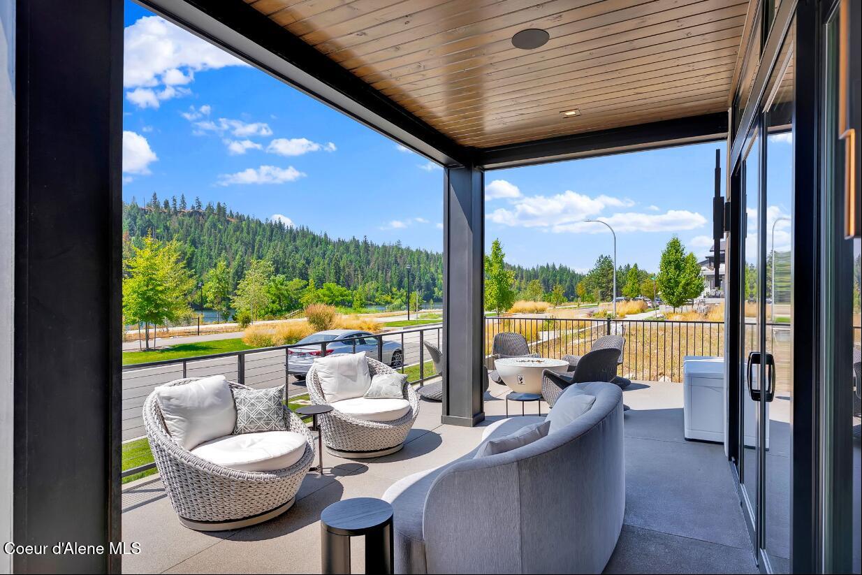 Coeur D'alene, Idaho, 83814, United States, 4 Bedrooms Bedrooms, ,4 BathroomsBathrooms,Residential,For Sale,1927385